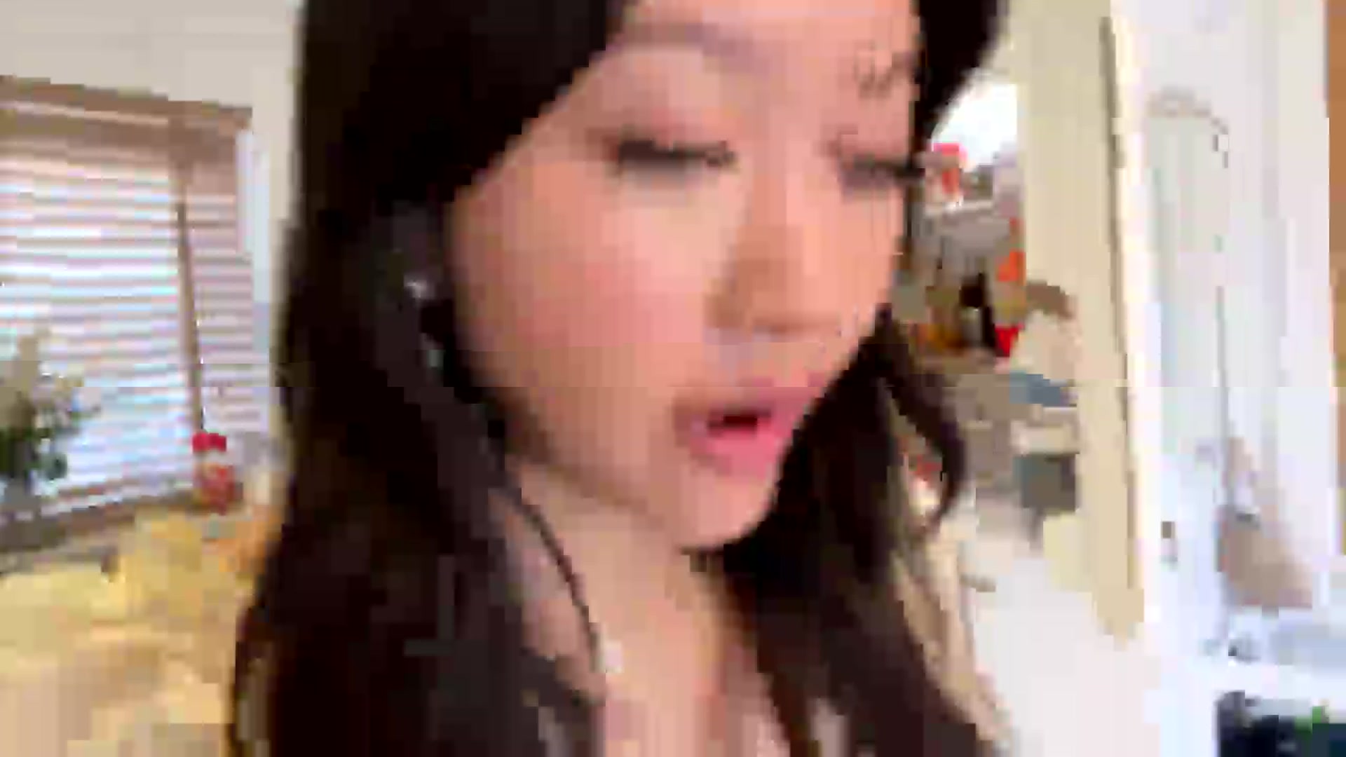 Gallery image thumbnail from Miss_ReinaT's myfreecams stream on, 05/30/2025, 19:06 image 18 of 20