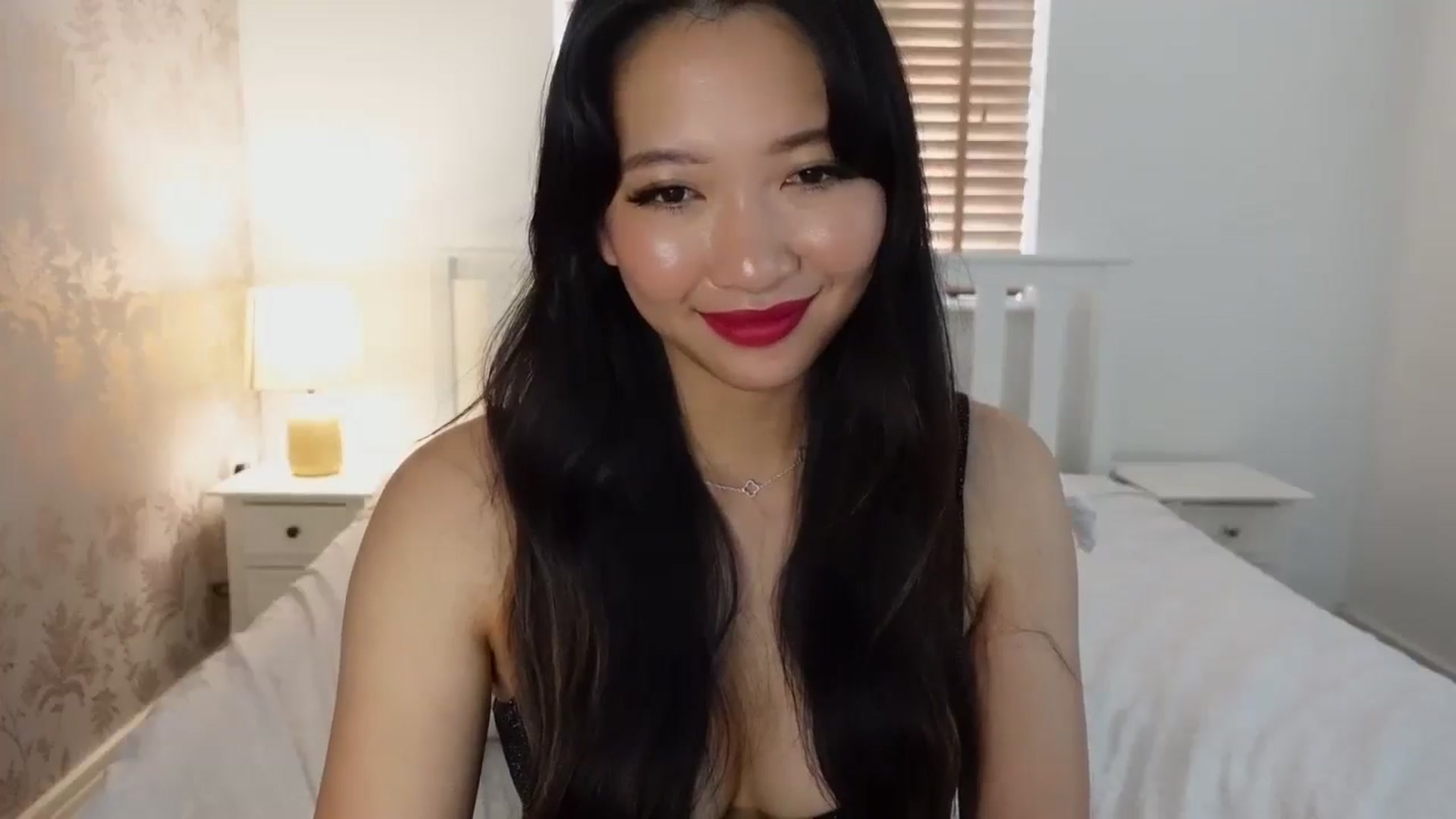 Gallery image thumbnail from Miss_ReinaT's myfreecams stream on, 06/11/2025, 18:16 image 16 of 20