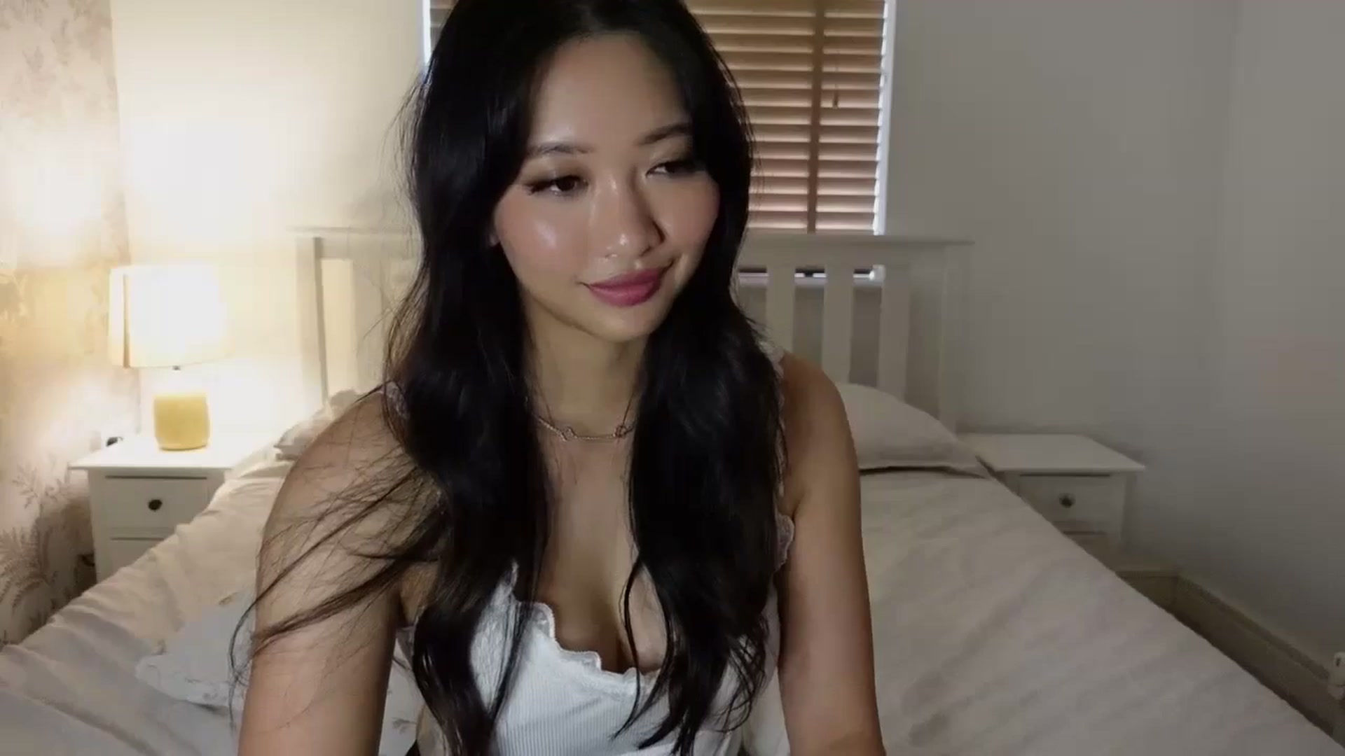 Gallery image thumbnail from Miss_ReinaT's myfreecams stream on, 06/12/2025, 18:02 image 19 of 20