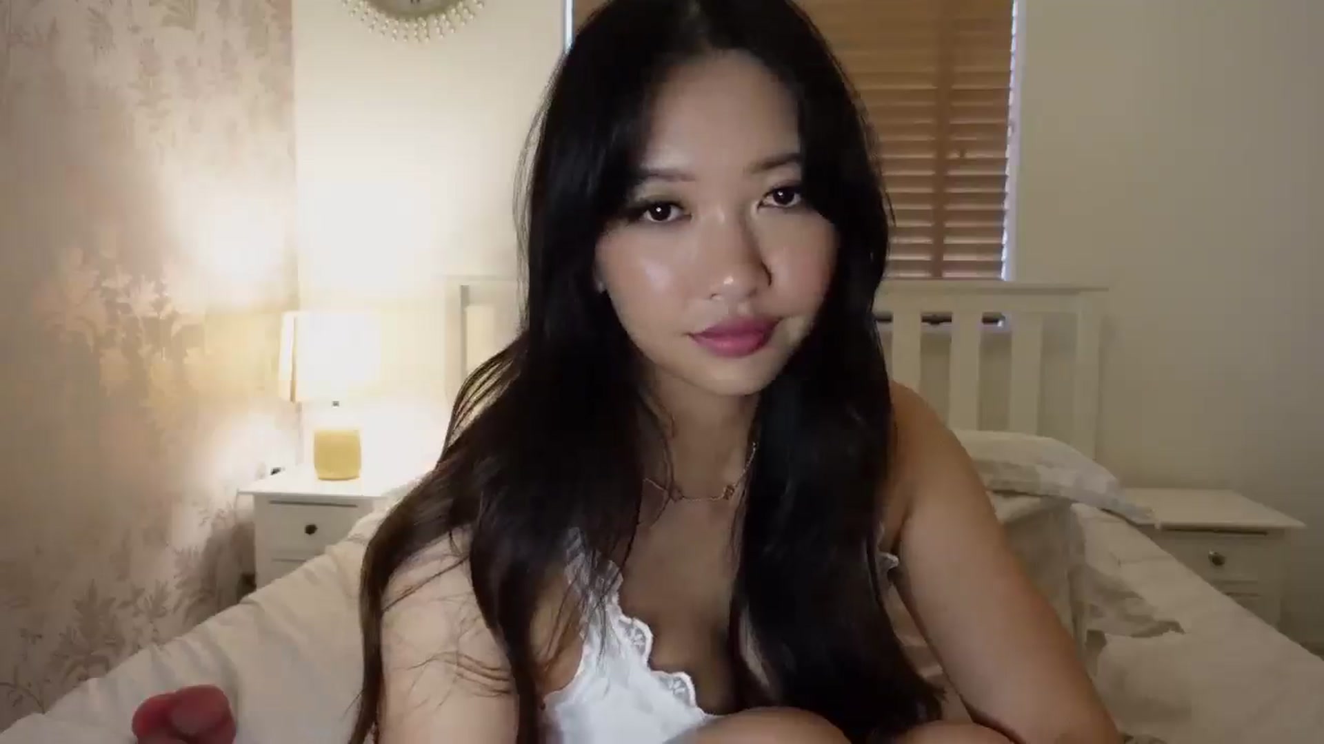 Gallery image thumbnail from Miss_ReinaT's myfreecams stream on, 06/12/2025, 18:56 image 17 of 20