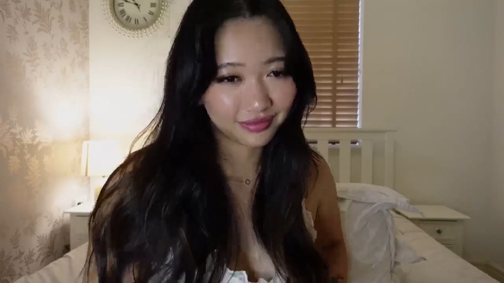 Gallery image thumbnail from Miss_ReinaT's myfreecams stream on, 06/12/2025, 18:56 image 9 of 20