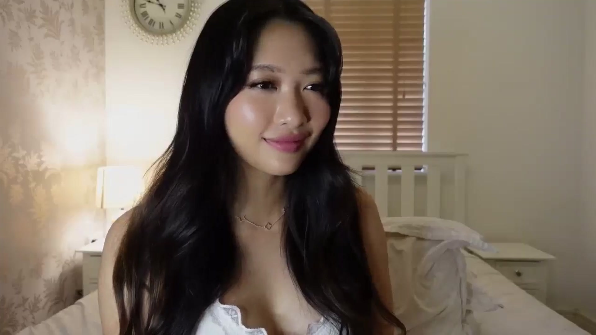 Gallery image thumbnail from Miss_ReinaT's myfreecams stream on, 06/12/2025, 18:56 image 4 of 20