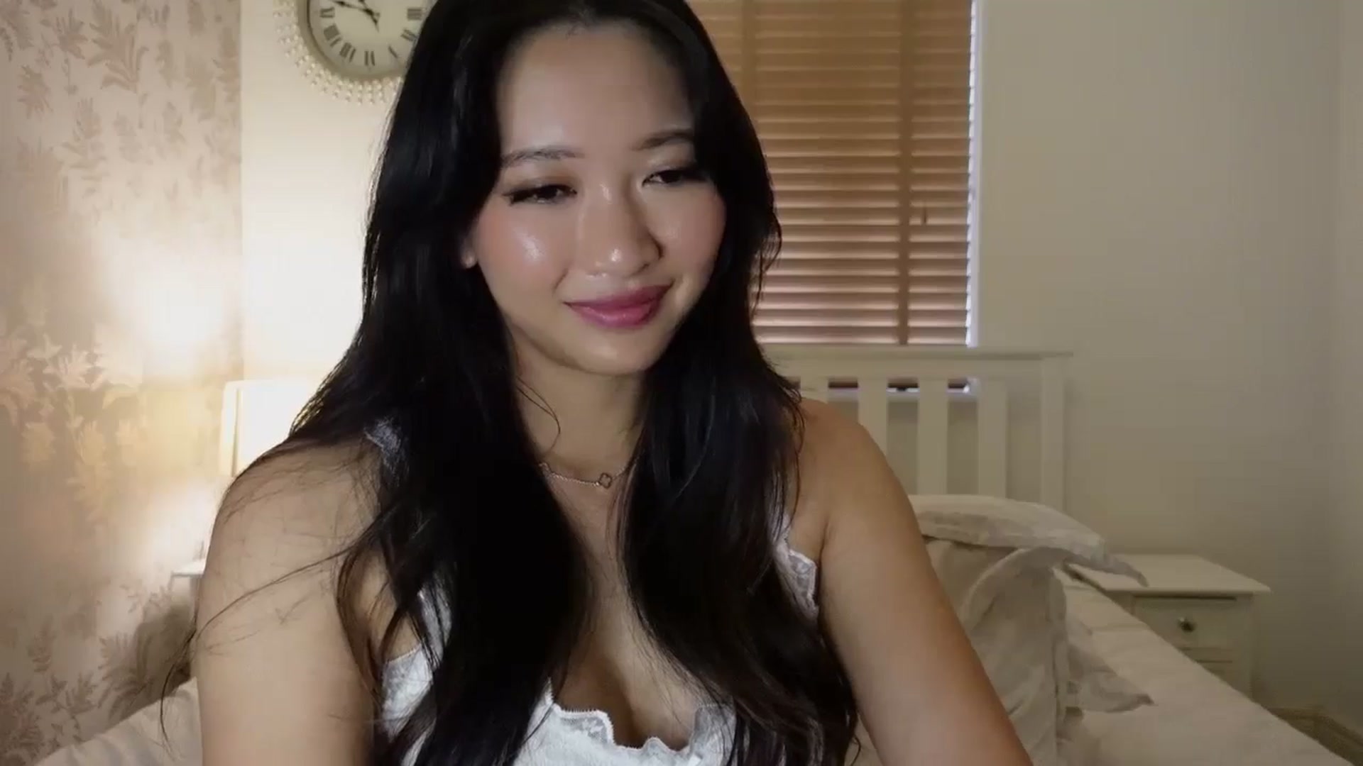 Gallery image thumbnail from Miss_ReinaT's myfreecams stream on, 06/12/2025, 18:56 image 8 of 20