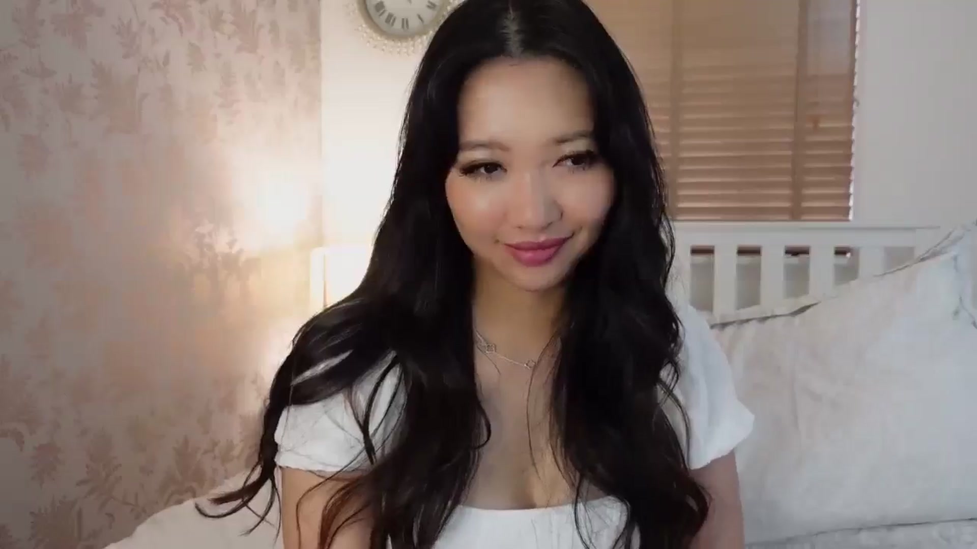 Gallery image thumbnail from Miss_ReinaT's myfreecams stream on, 06/13/2025, 19:13 image 2 of 20
