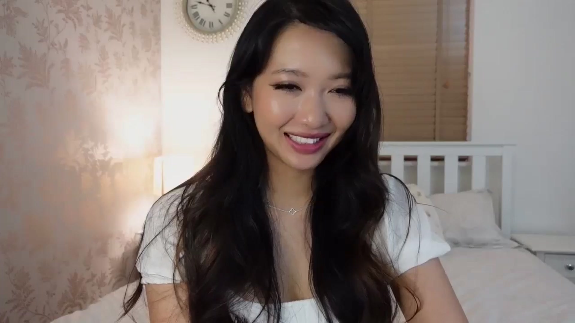 Gallery image thumbnail from Miss_ReinaT's myfreecams stream on, 06/13/2025, 19:13 image 10 of 20