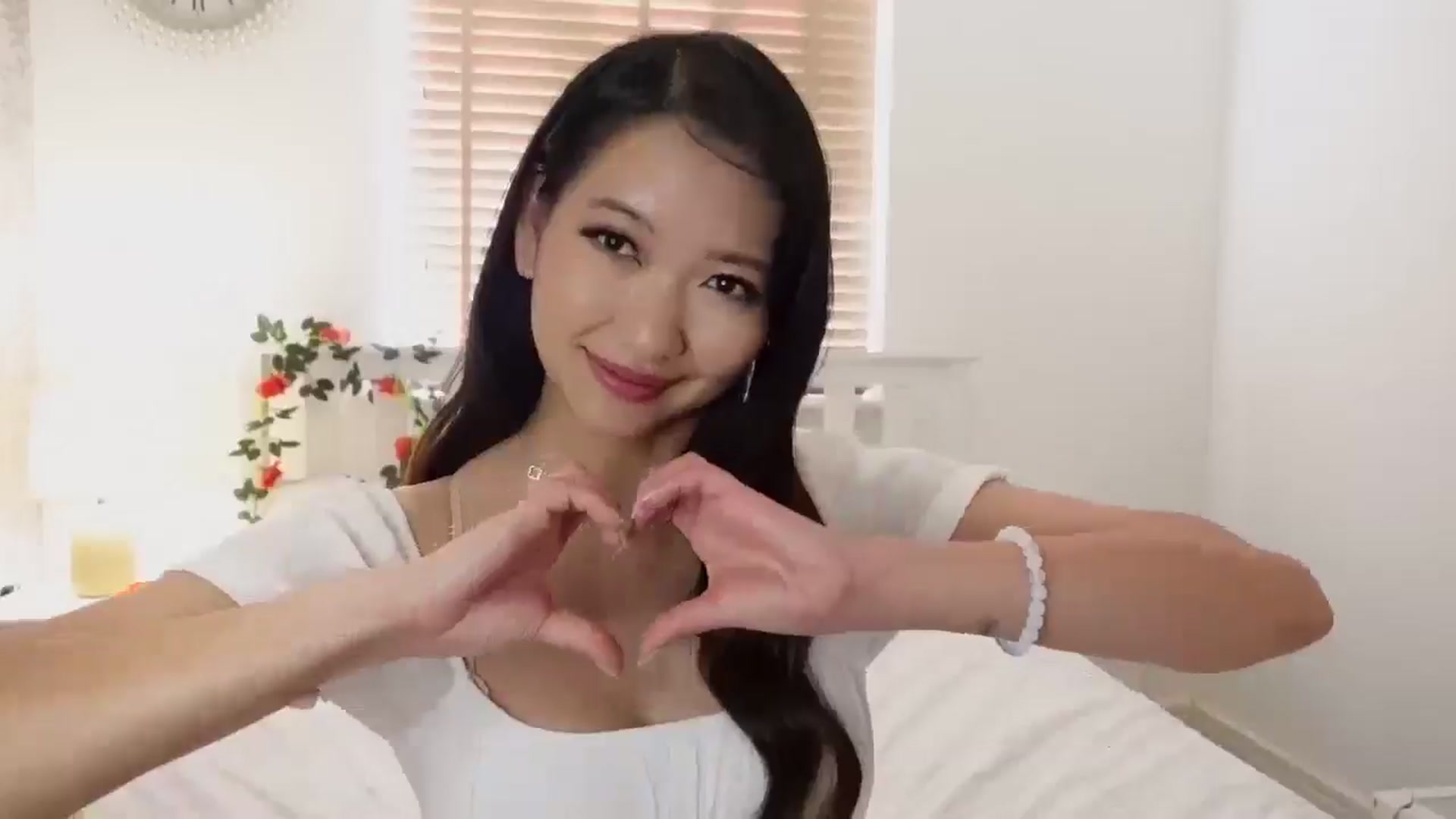 Gallery image thumbnail from Miss_ReinaT's myfreecams stream on, 06/17/2025, 18:40 image 8 of 20