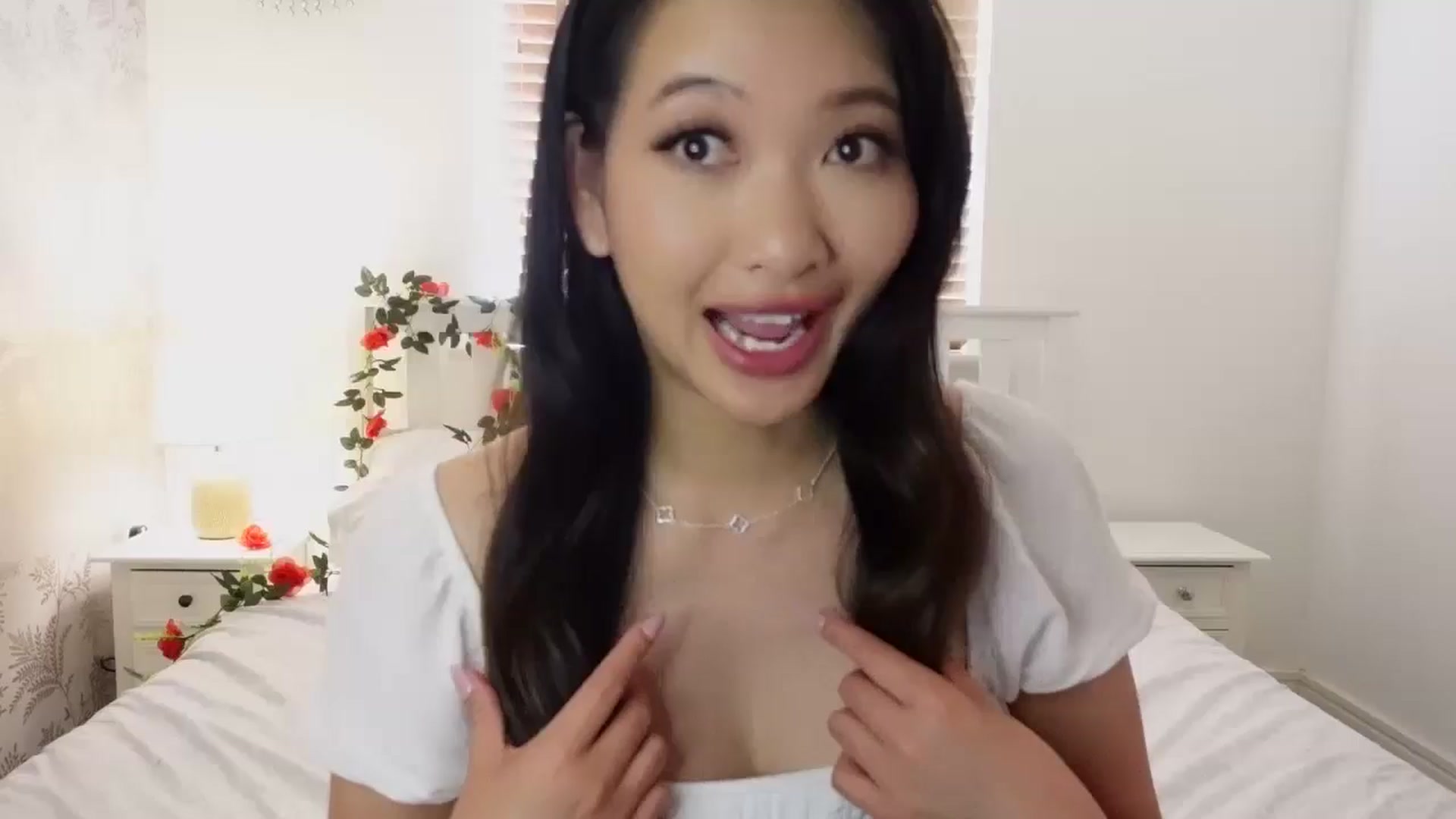 Gallery image thumbnail from Miss_ReinaT's myfreecams stream on, 06/17/2025, 18:40 image 4 of 20