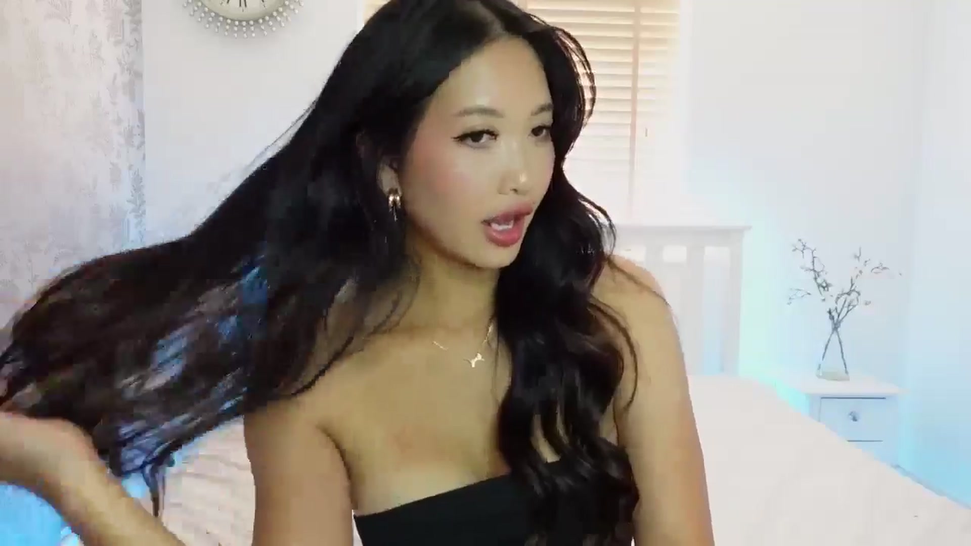 Gallery image thumbnail from Miss_ReinaT's myfreecams stream on, 08/23/2025, 14:00 image 20 of 20