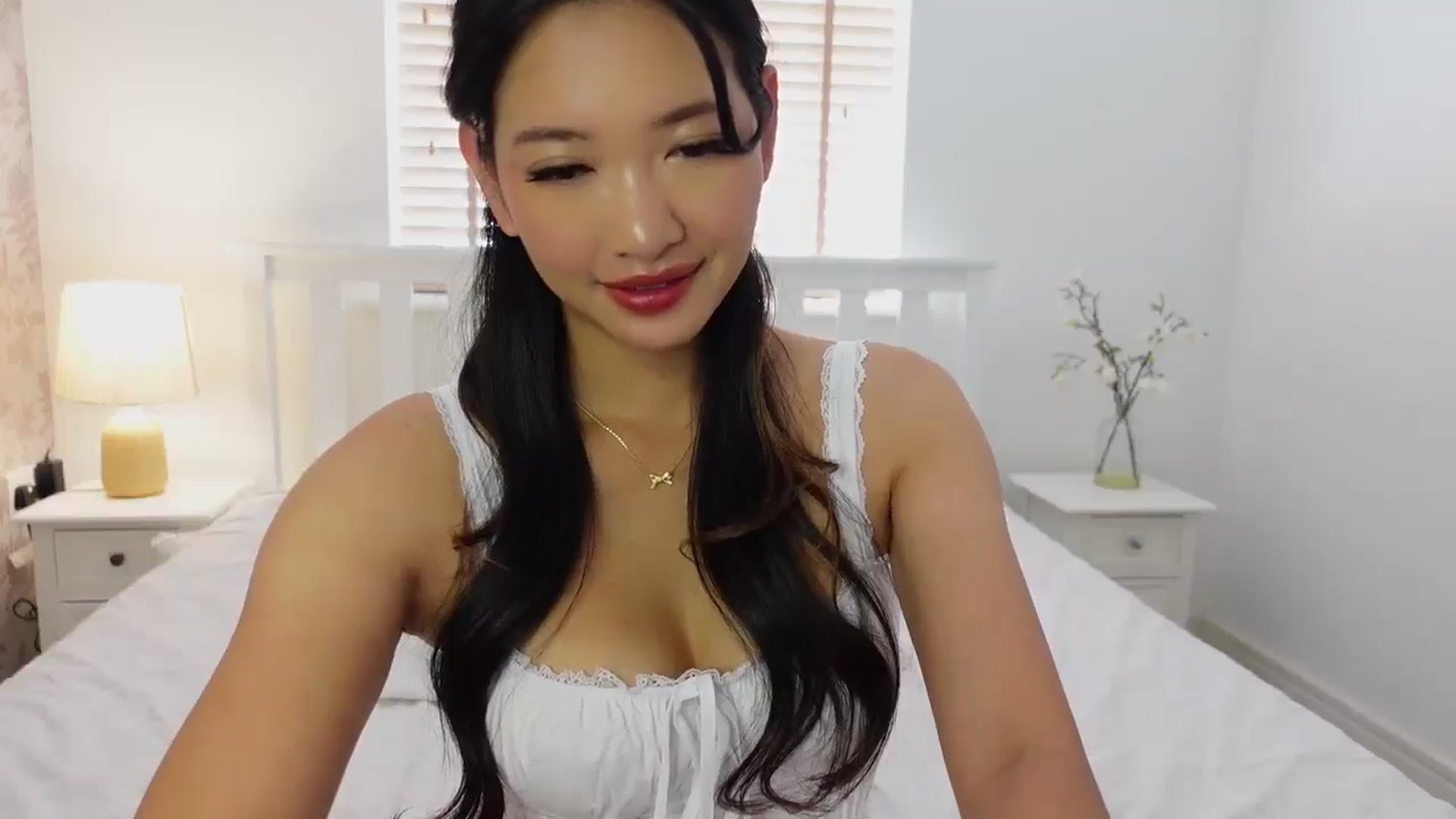 Gallery image thumbnail from Miss_ReinaT's myfreecams stream on, 09/04/2025, 12:50 image 12 of 20