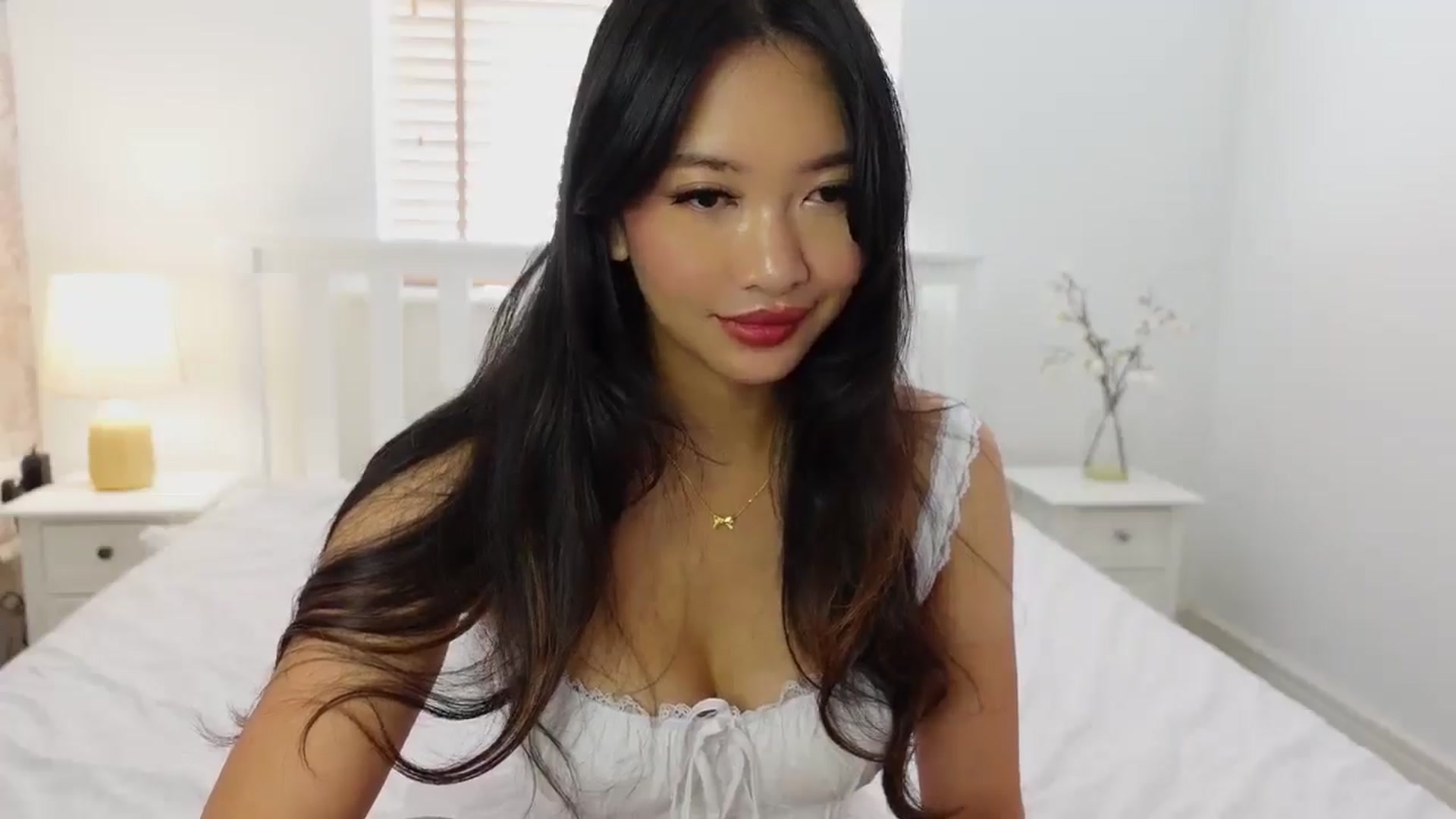 Gallery image thumbnail from Miss_ReinaT's myfreecams stream on, 09/04/2025, 13:15 image 13 of 20