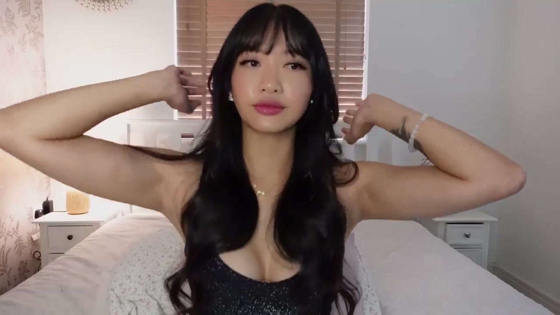 Gallery image thumbnail from Miss_ReinaT's myfreecams stream on, 09/10/2025, 13:00 image 6 of 20