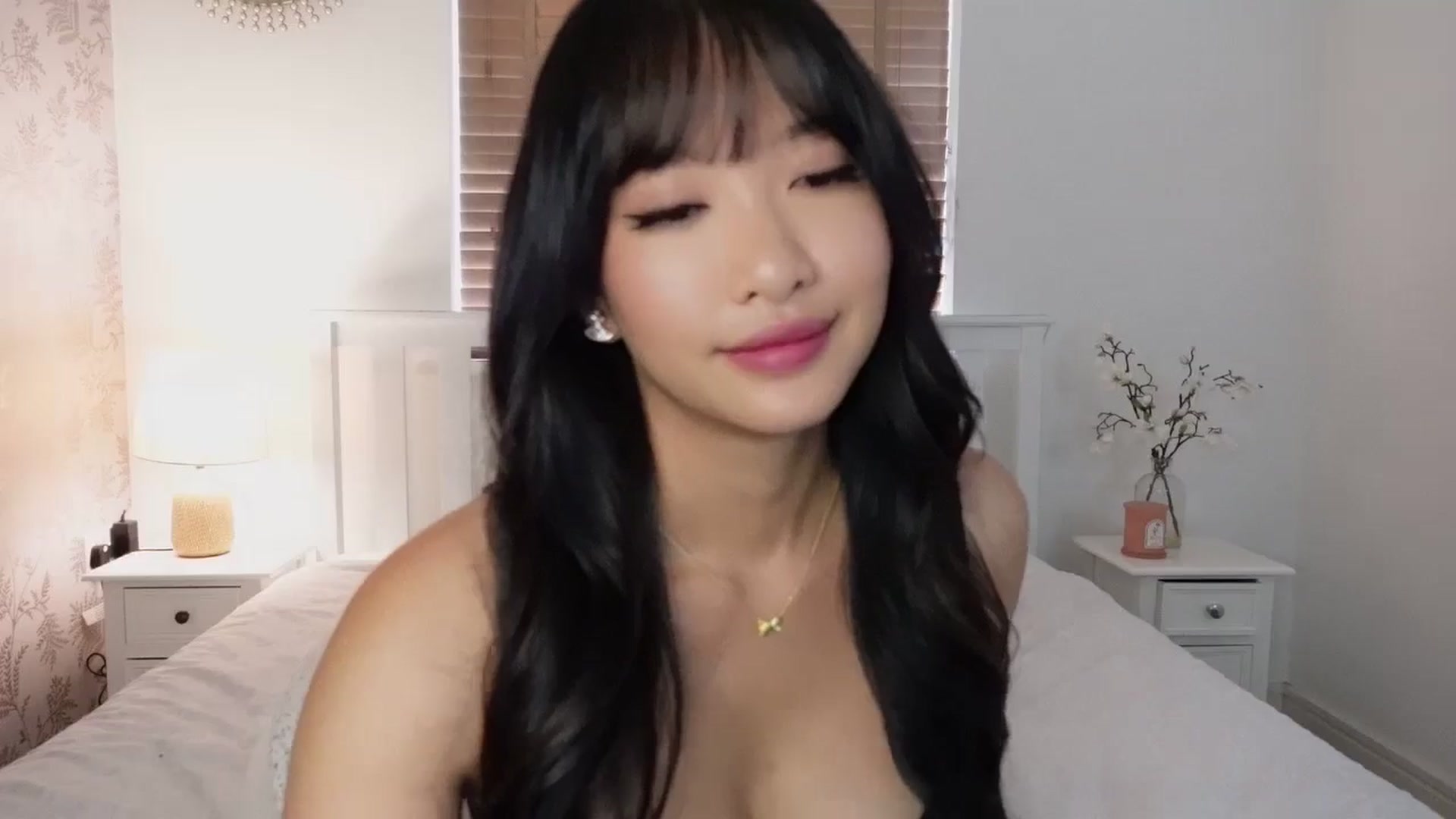 Gallery image thumbnail from Miss_ReinaT's myfreecams stream on, 09/10/2025, 13:00 image 20 of 20