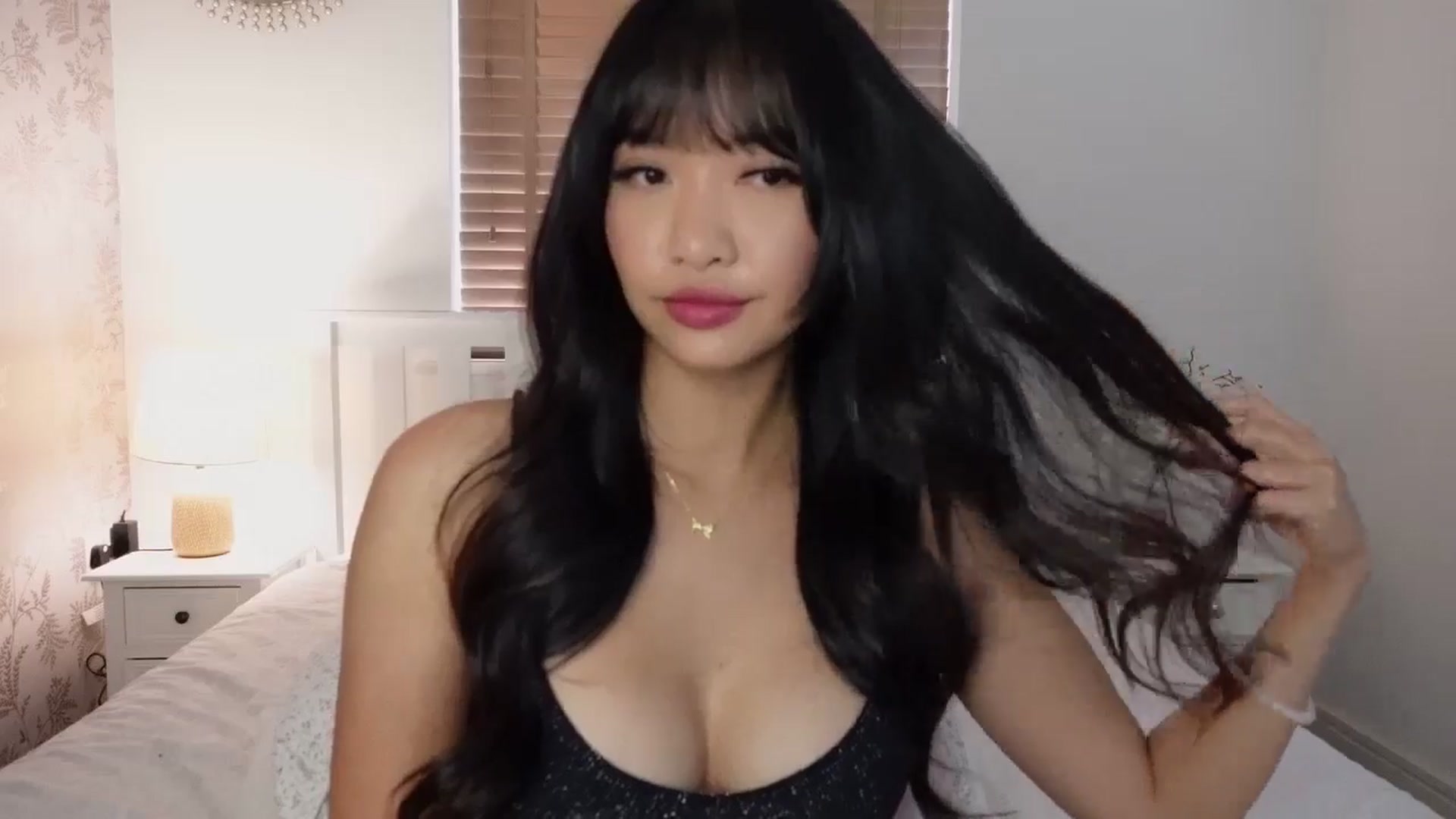 Gallery image thumbnail from Miss_ReinaT's myfreecams stream on, 09/10/2025, 13:00 image 13 of 20