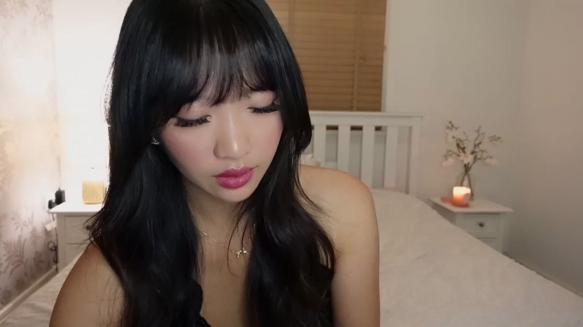 Gallery image thumbnail from Miss_ReinaT's myfreecams stream on, 09/14/2025, 19:11 image 18 of 20