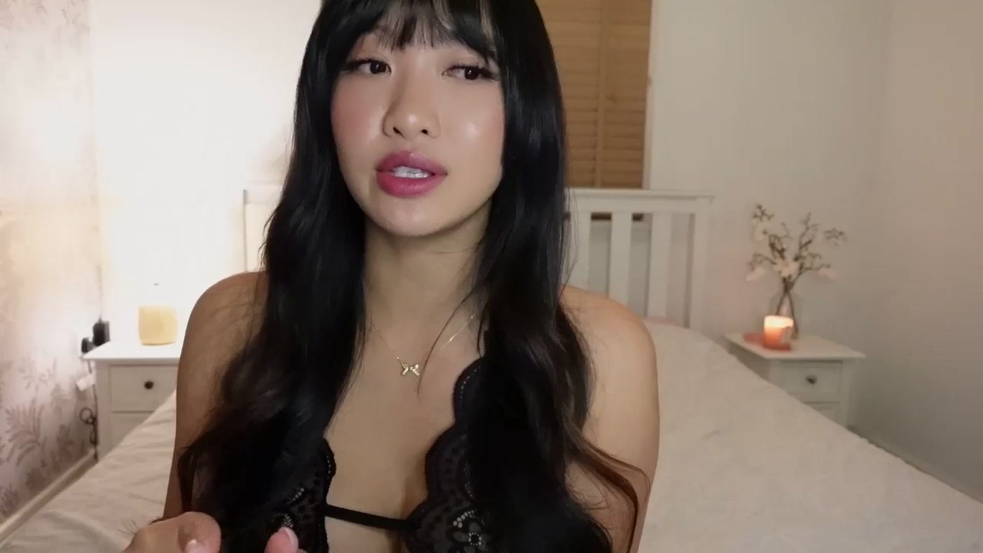 Gallery image thumbnail from Miss_ReinaT's myfreecams stream on, 09/14/2025, 19:11 image 17 of 20