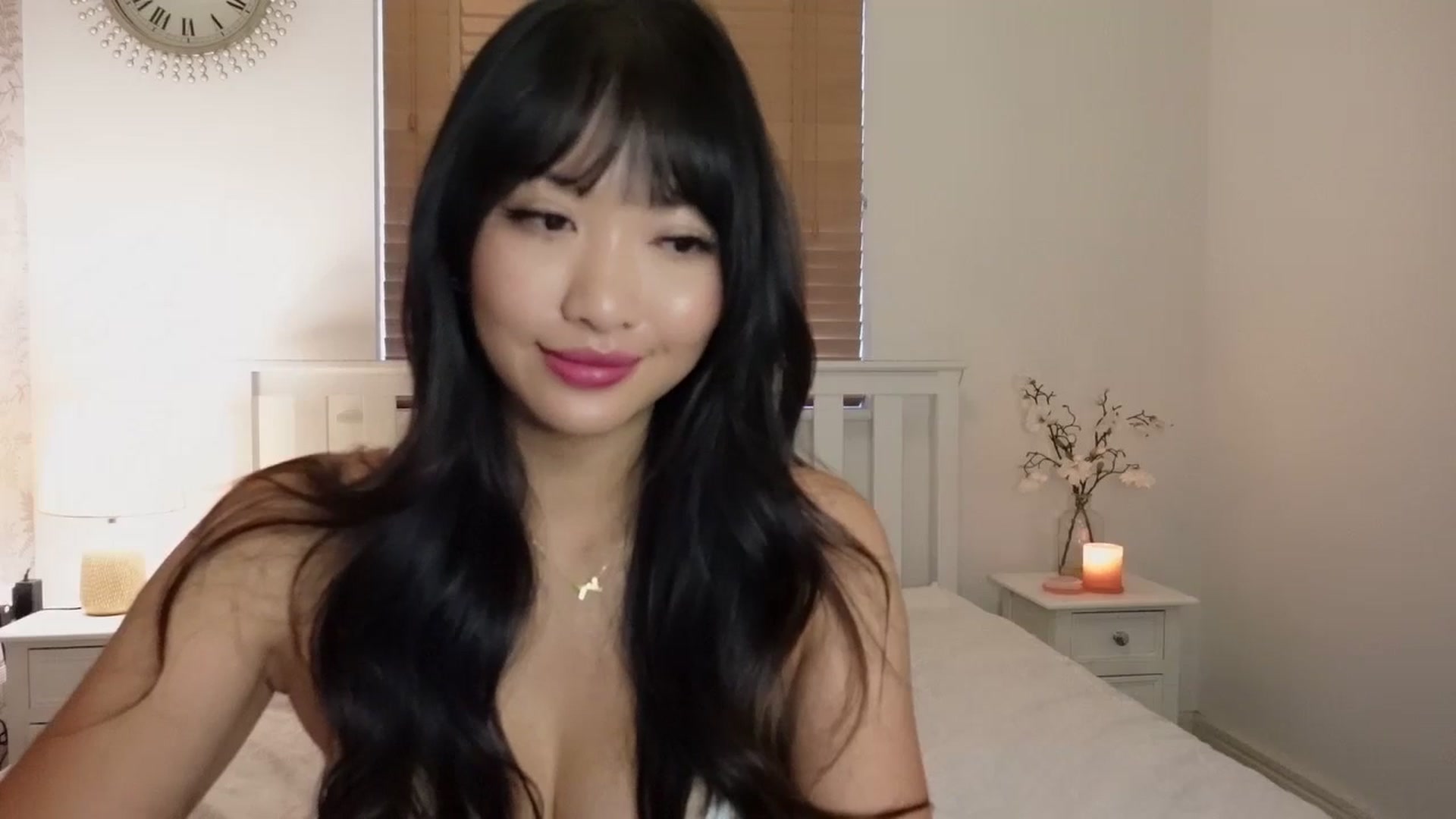 Gallery image thumbnail from Miss_ReinaT's myfreecams stream on, 09/15/2025, 18:20 image 16 of 20