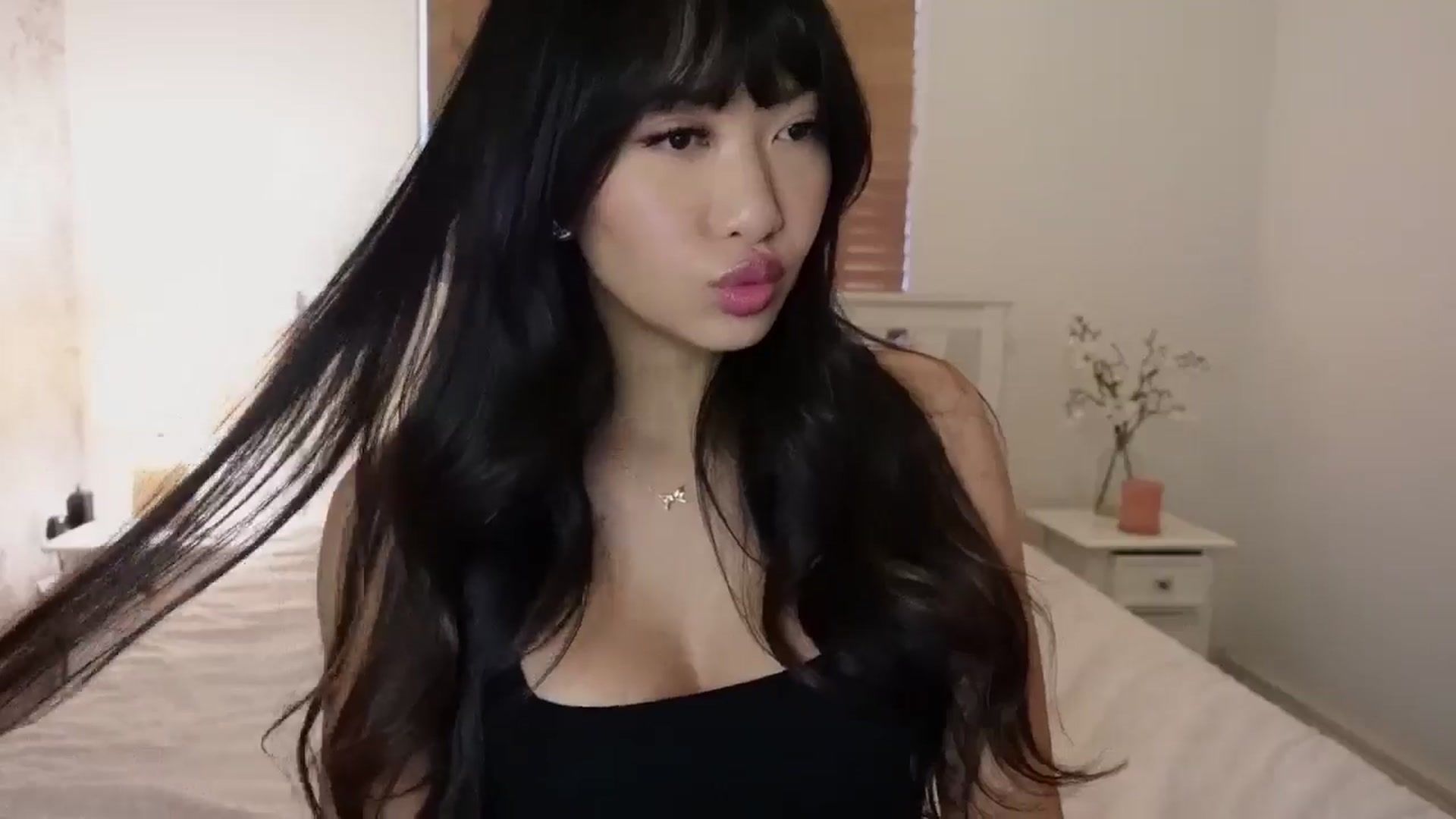 Gallery image thumbnail from Miss_ReinaT's myfreecams stream on, 09/21/2025, 18:11 image 14 of 20