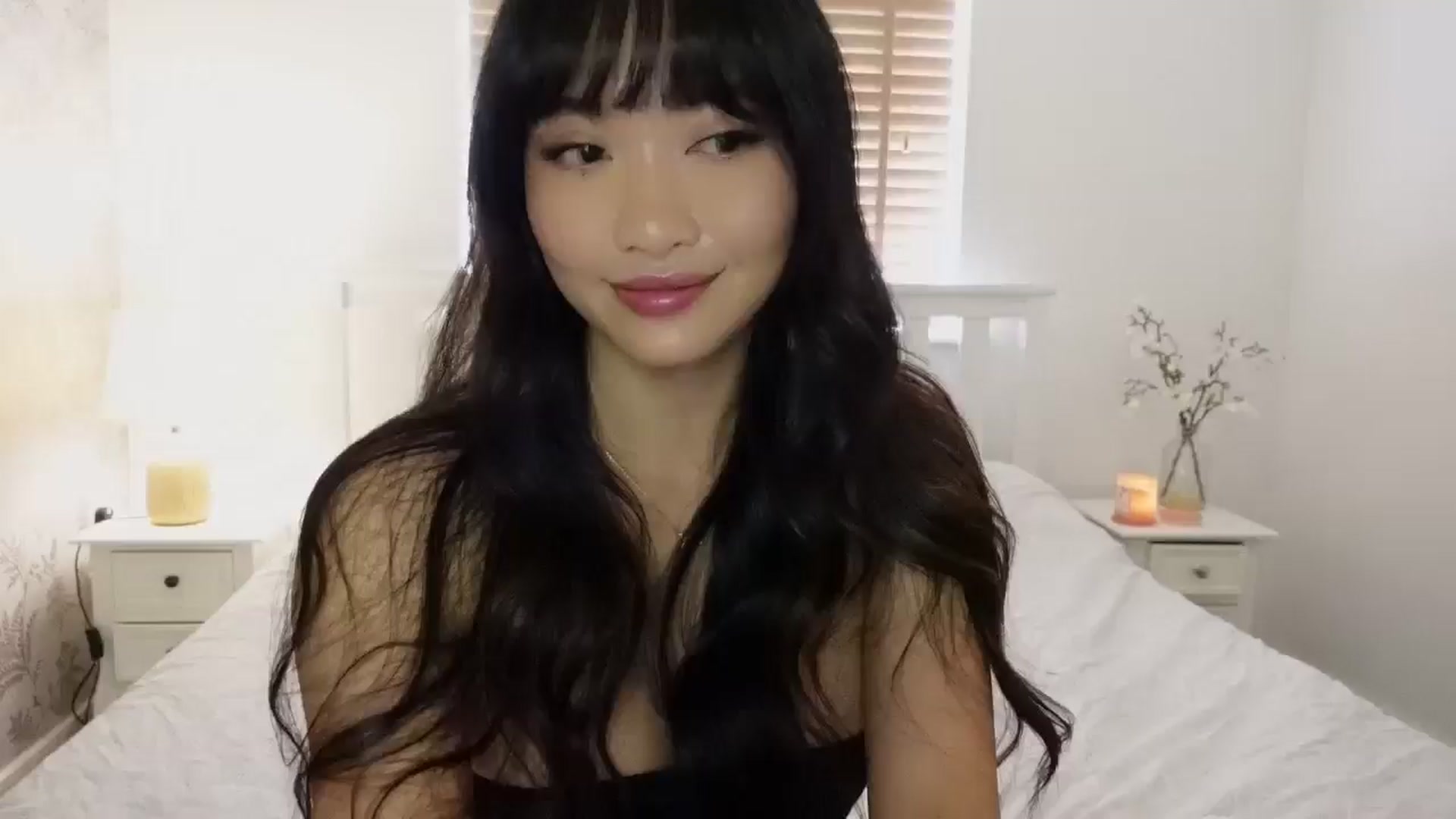 Gallery image thumbnail from Miss_ReinaT's myfreecams stream on, 09/29/2025, 13:00 image 5 of 20