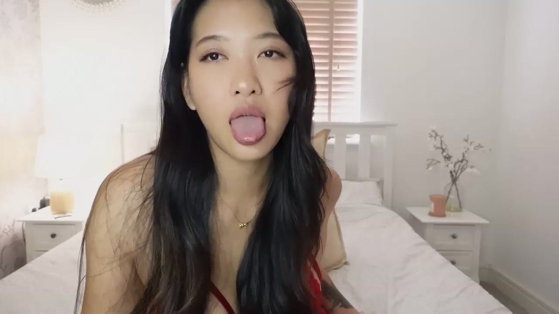 Gallery image thumbnail from Miss_ReinaT's myfreecams stream on, 10/07/2025, 13:32 image 10 of 20