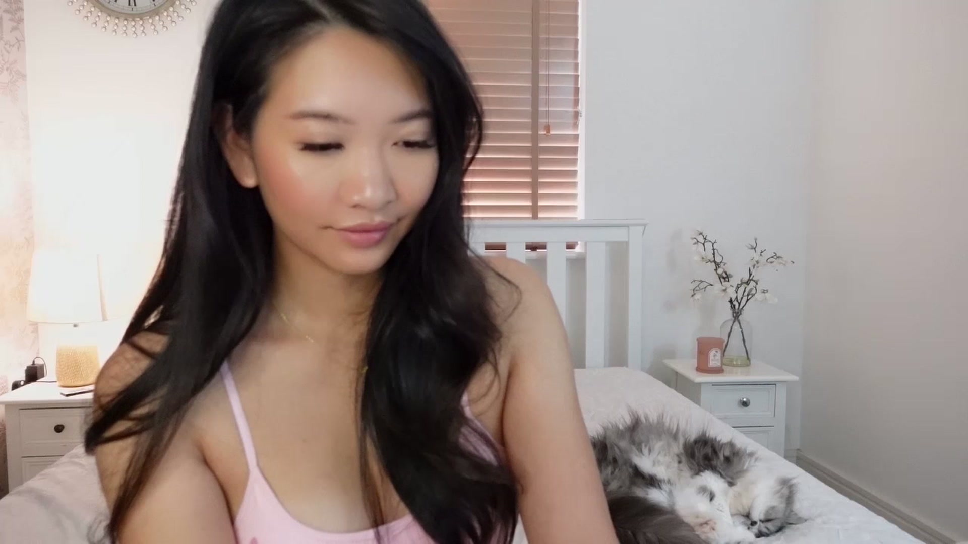 Gallery image thumbnail from Miss_ReinaT's myfreecams stream on, 10/17/2025, 13:10 image 16 of 20
