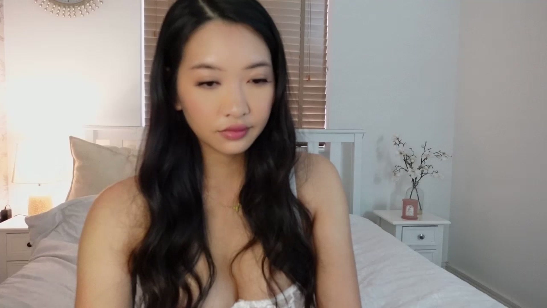 Gallery image thumbnail from Miss_ReinaT's myfreecams stream on, 11/06/2025, 13:18 image 9 of 20