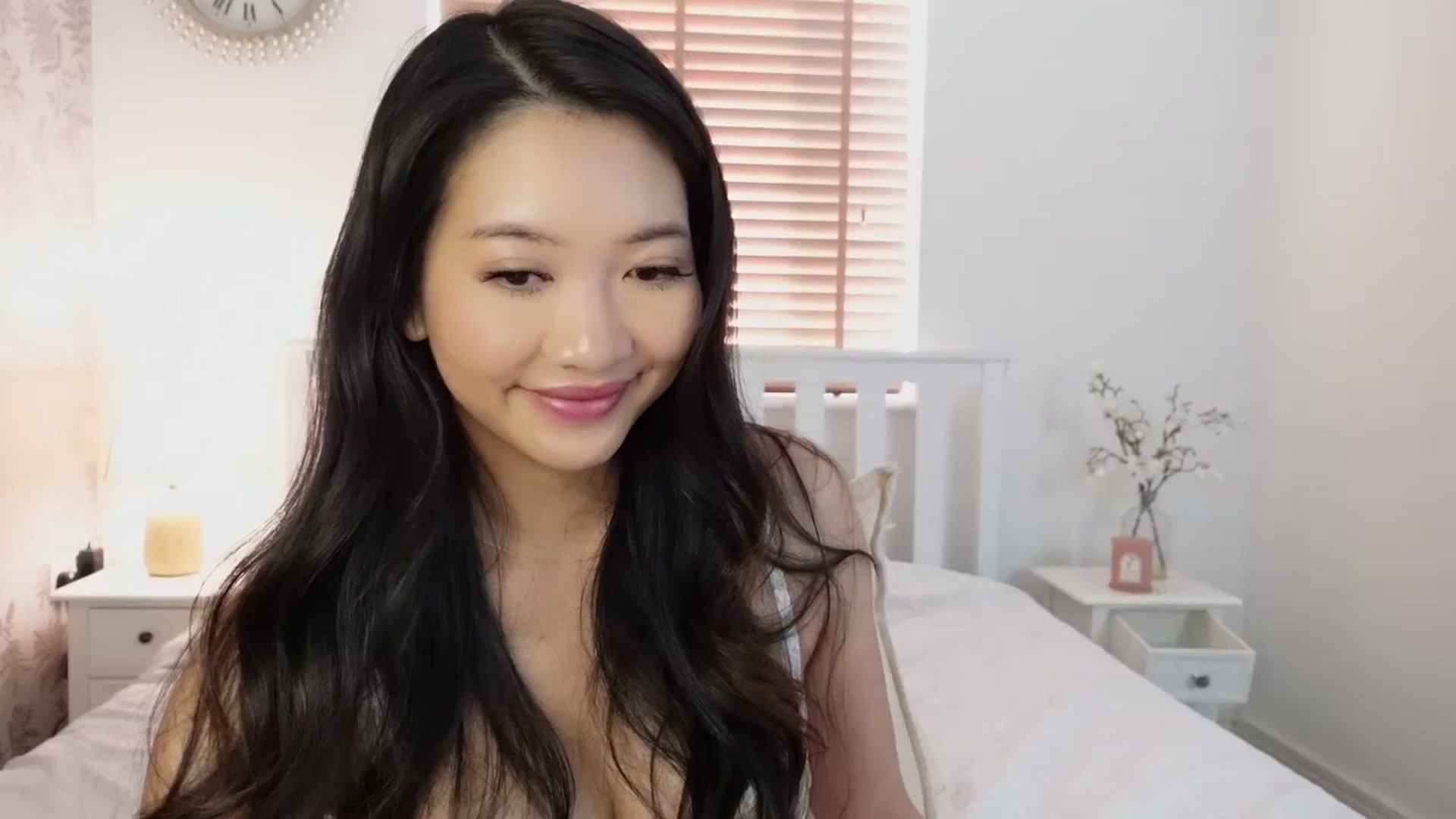 Gallery image thumbnail from Miss_ReinaT's myfreecams stream on, 11/06/2025, 14:35 image 14 of 20