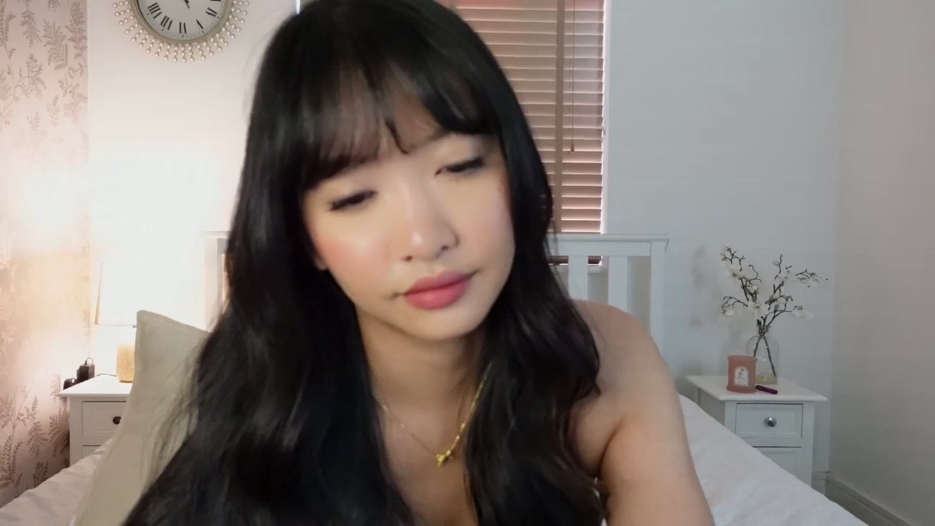 Gallery image thumbnail from Miss_ReinaT's myfreecams stream on, 11/19/2025, 15:08 image 4 of 20