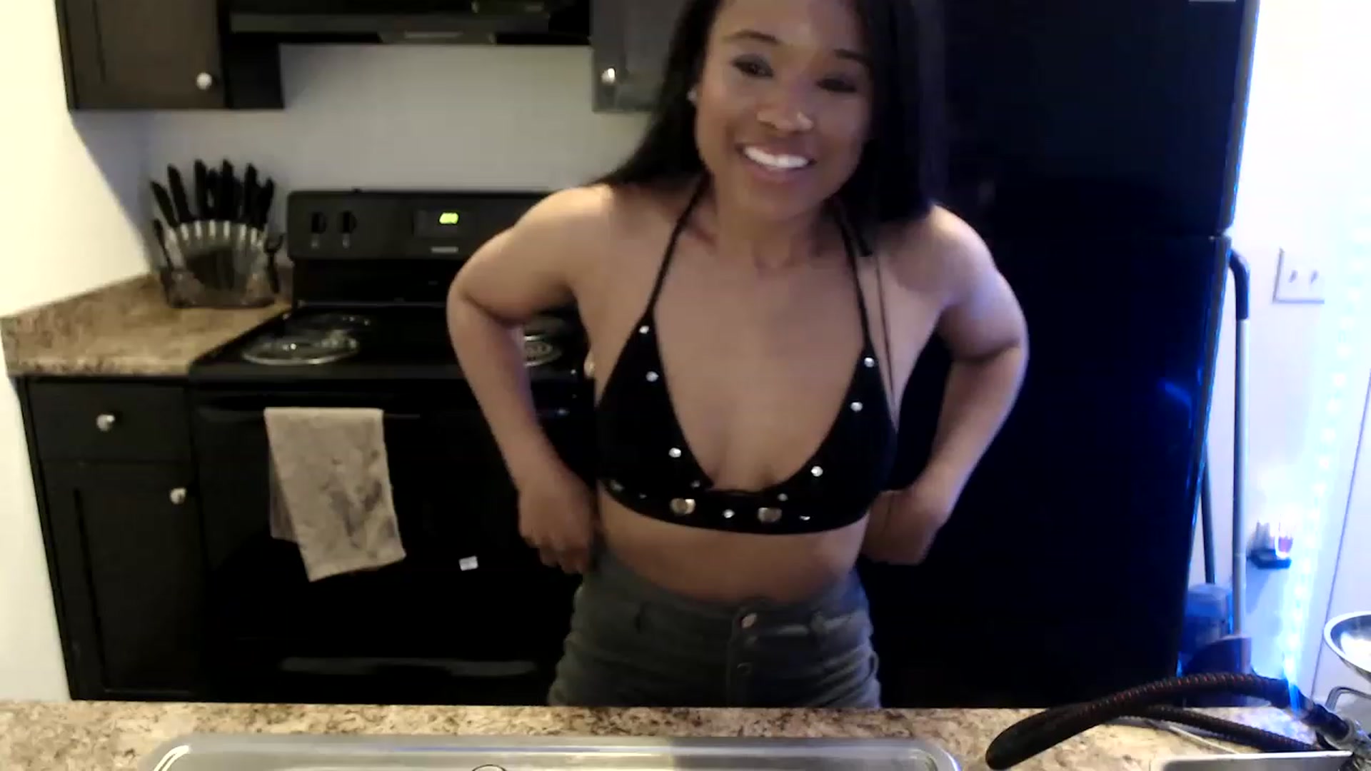 Gallery image thumbnail from Miss_StaceyJ's myfreecams stream on, 04/18/2023, 10:13 image 4 of 20