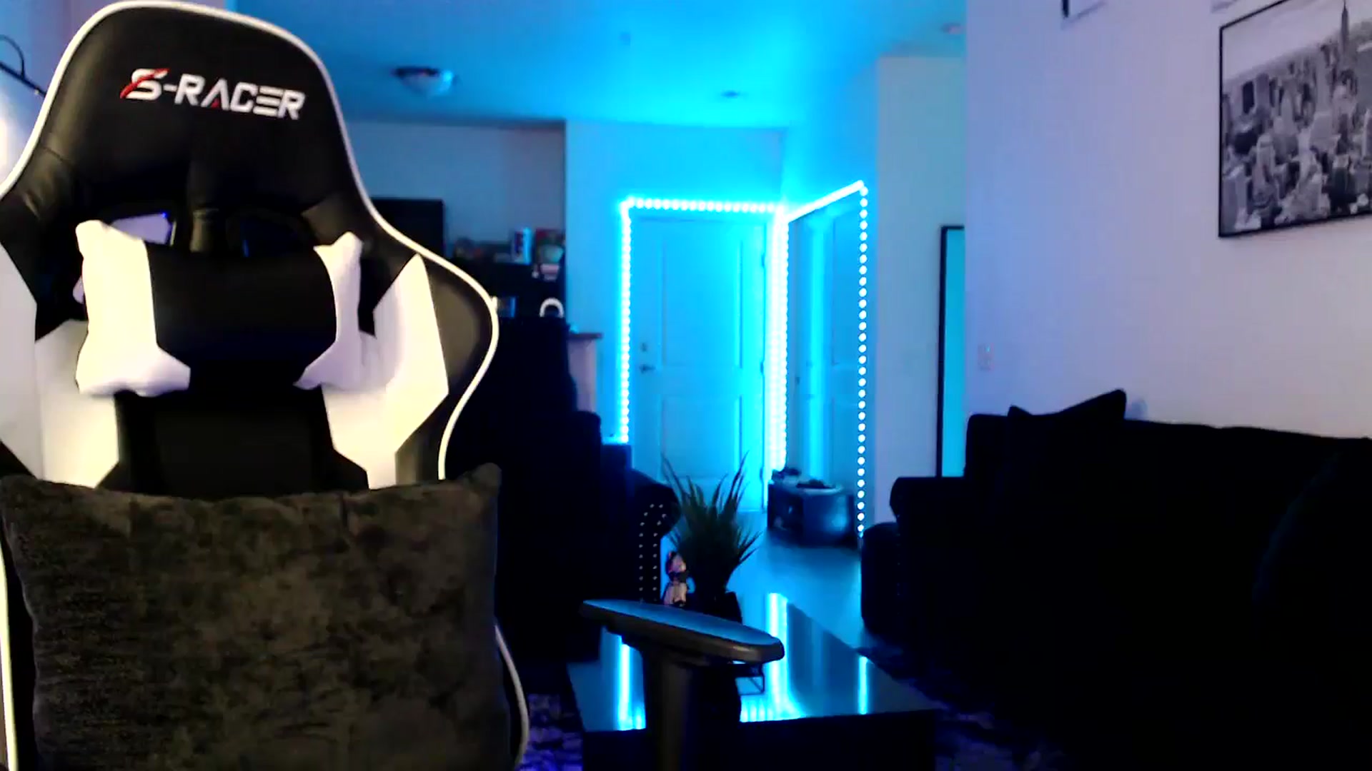 Gallery image thumbnail from Miss_StaceyJ's myfreecams stream on, 12/11/2024, 09:43 image 14 of 20