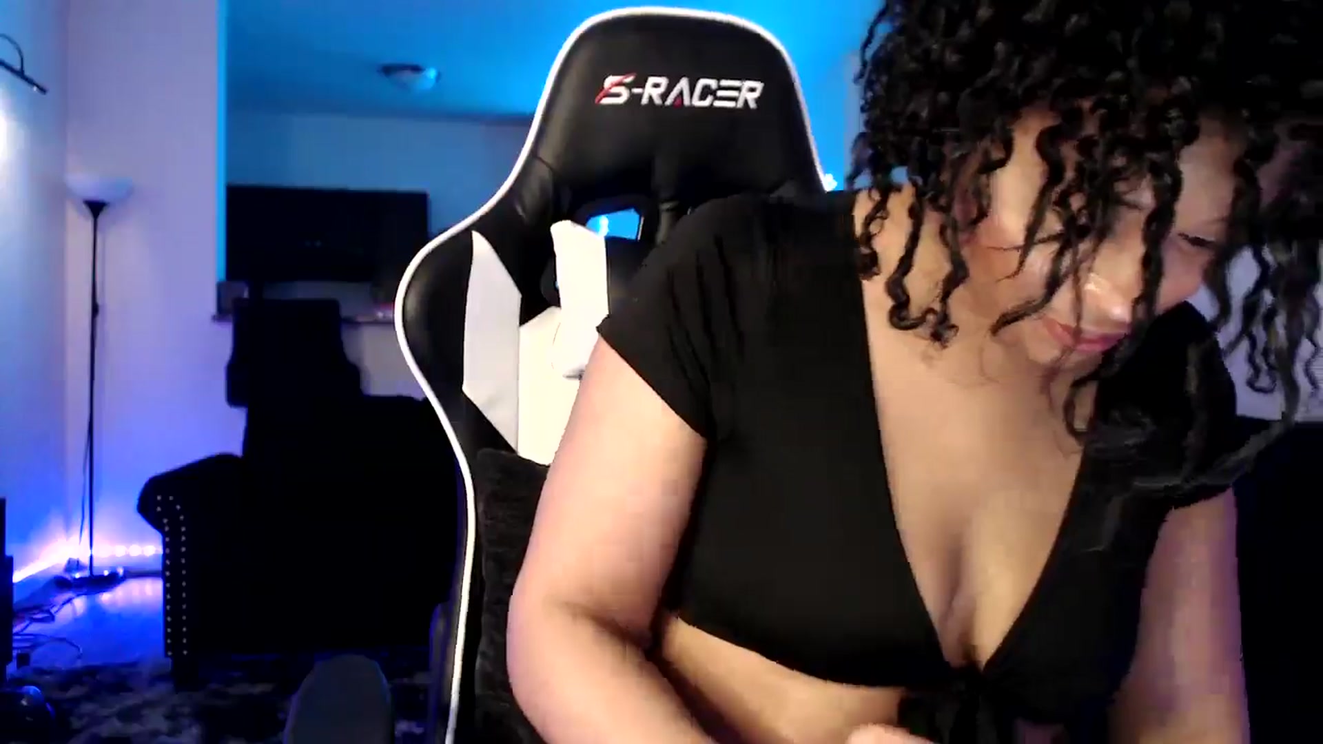Gallery image thumbnail from Miss_StaceyJ's myfreecams stream on, 12/11/2024, 09:43 image 8 of 20