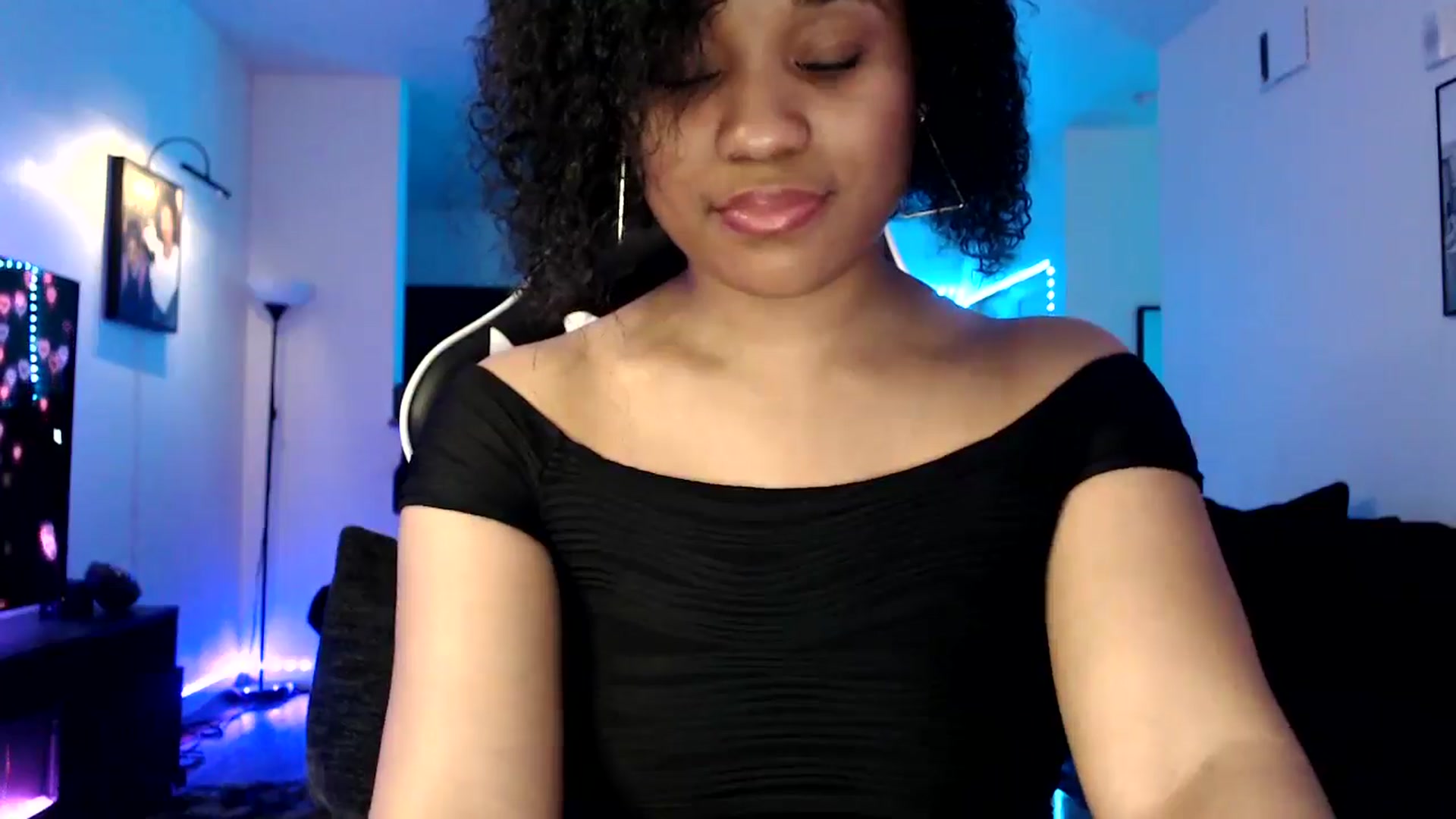 Gallery image thumbnail from Miss_StaceyJ's myfreecams stream on, 12/17/2024, 12:11 image 14 of 20