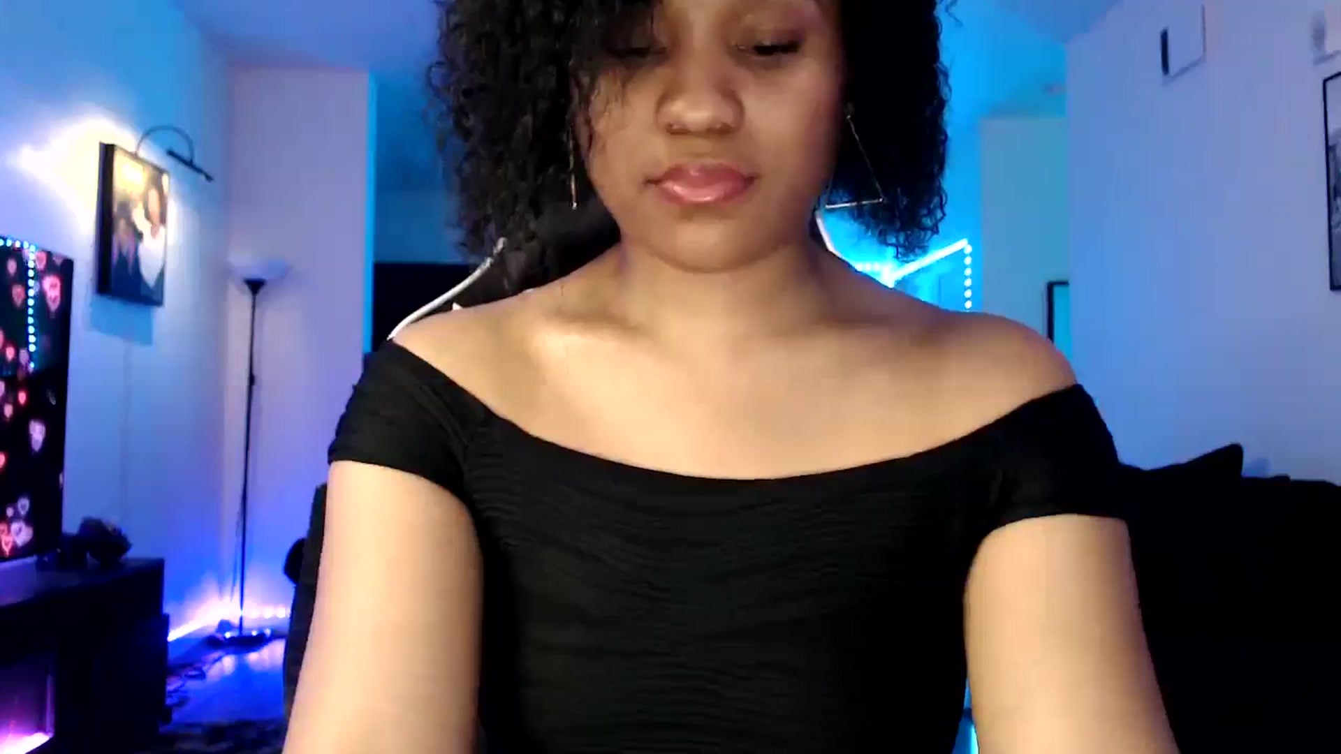 Gallery image thumbnail from Miss_StaceyJ's myfreecams stream on, 12/17/2024, 12:11 image 16 of 20
