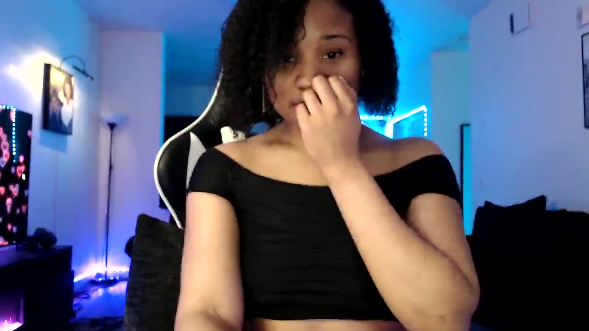 Gallery image thumbnail from Miss_StaceyJ's myfreecams stream on, 12/17/2024, 12:11 image 11 of 20