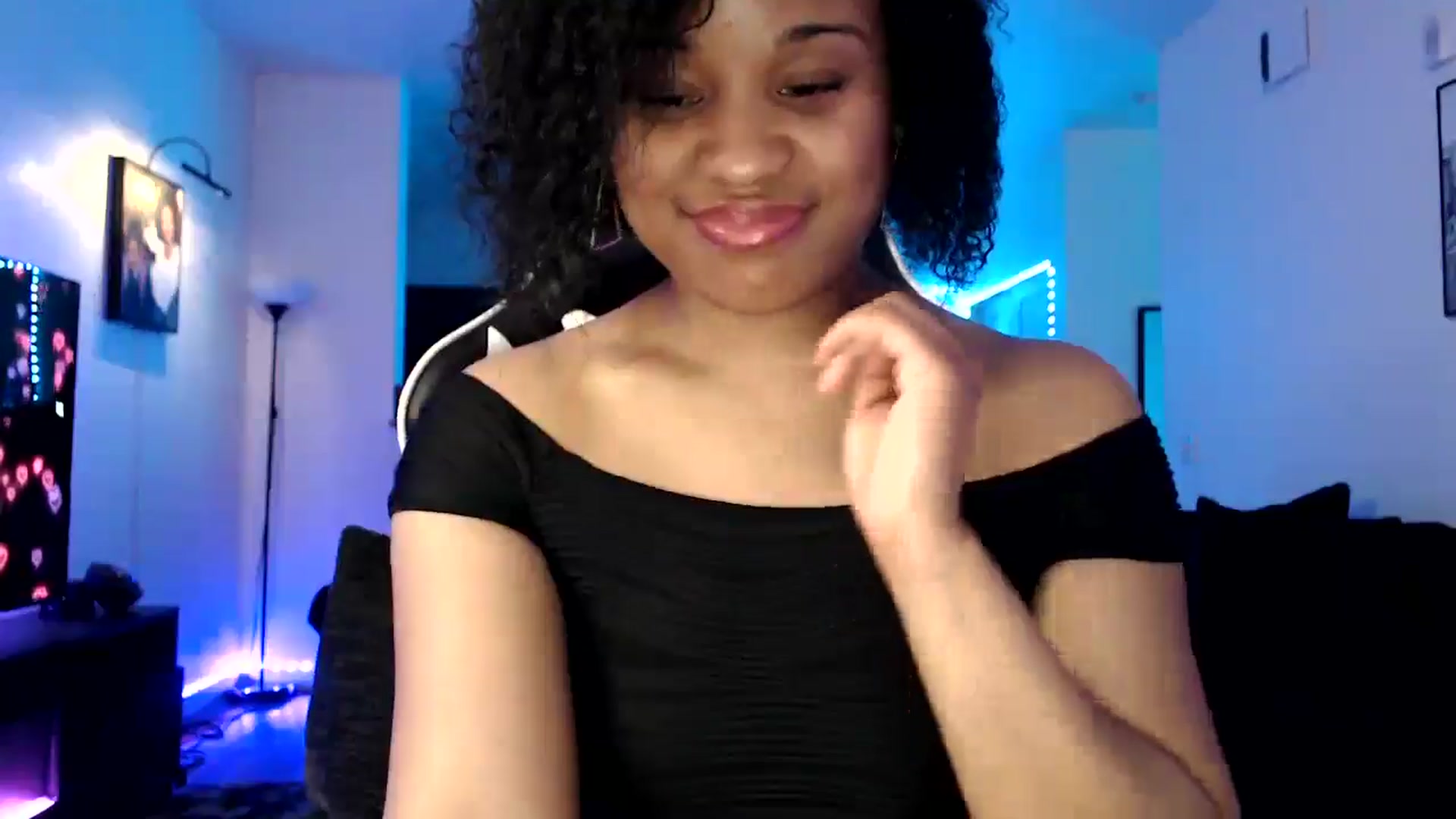 Gallery image thumbnail from Miss_StaceyJ's myfreecams stream on, 12/17/2024, 12:11 image 12 of 20