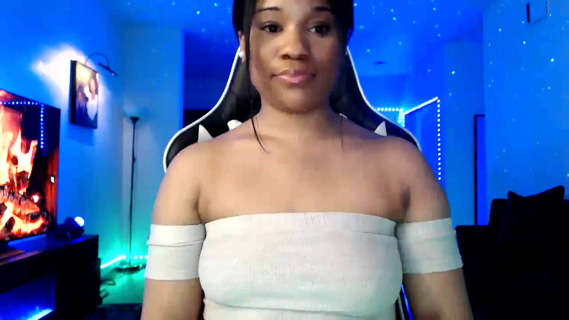 Gallery image thumbnail from Miss_StaceyJ's myfreecams stream on, 12/18/2024, 10:43 image 2 of 20