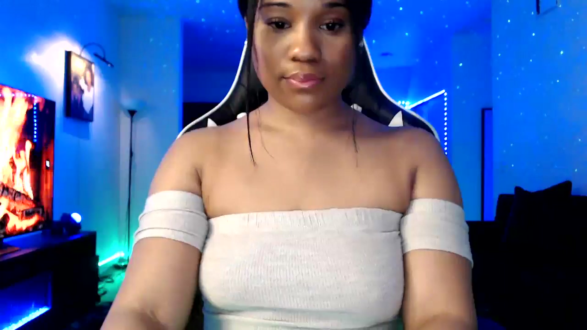 Gallery image thumbnail from Miss_StaceyJ's myfreecams stream on, 12/18/2024, 10:43 image 17 of 20