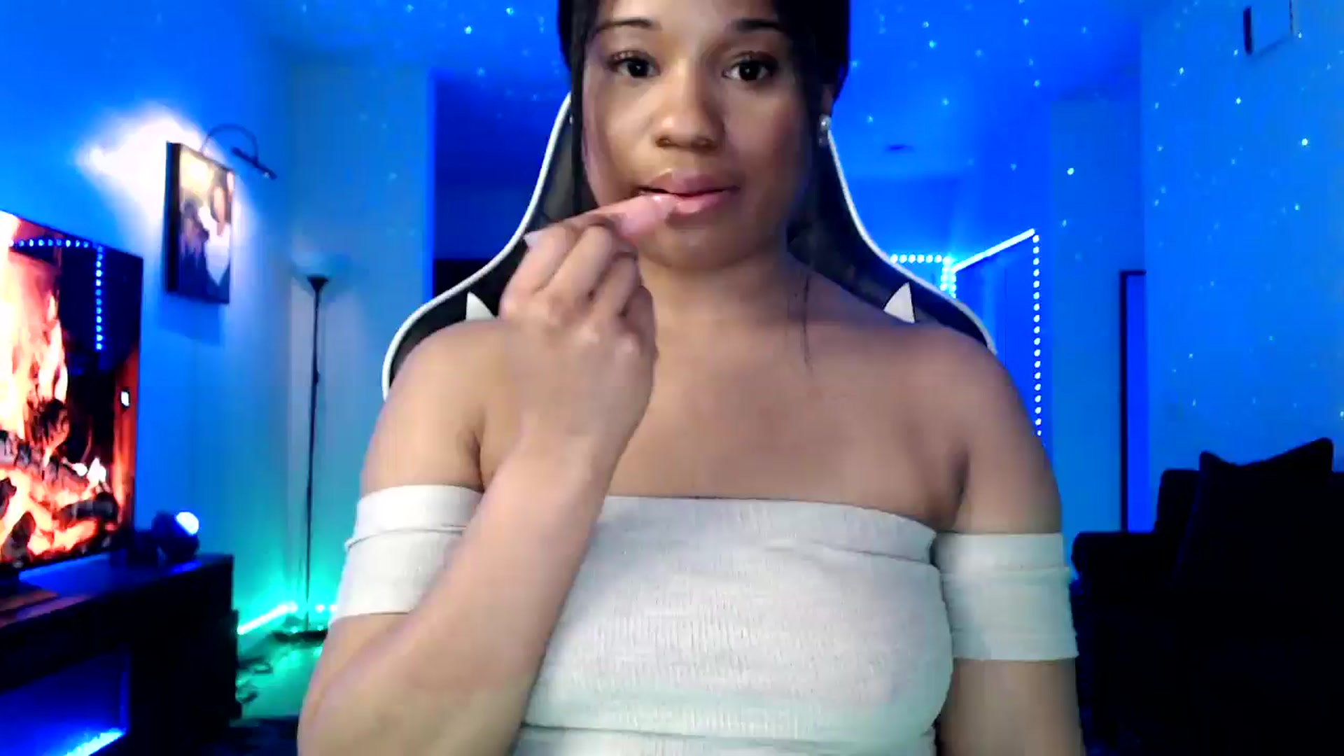 Gallery image thumbnail from Miss_StaceyJ's myfreecams stream on, 12/18/2024, 10:43 image 1 of 20