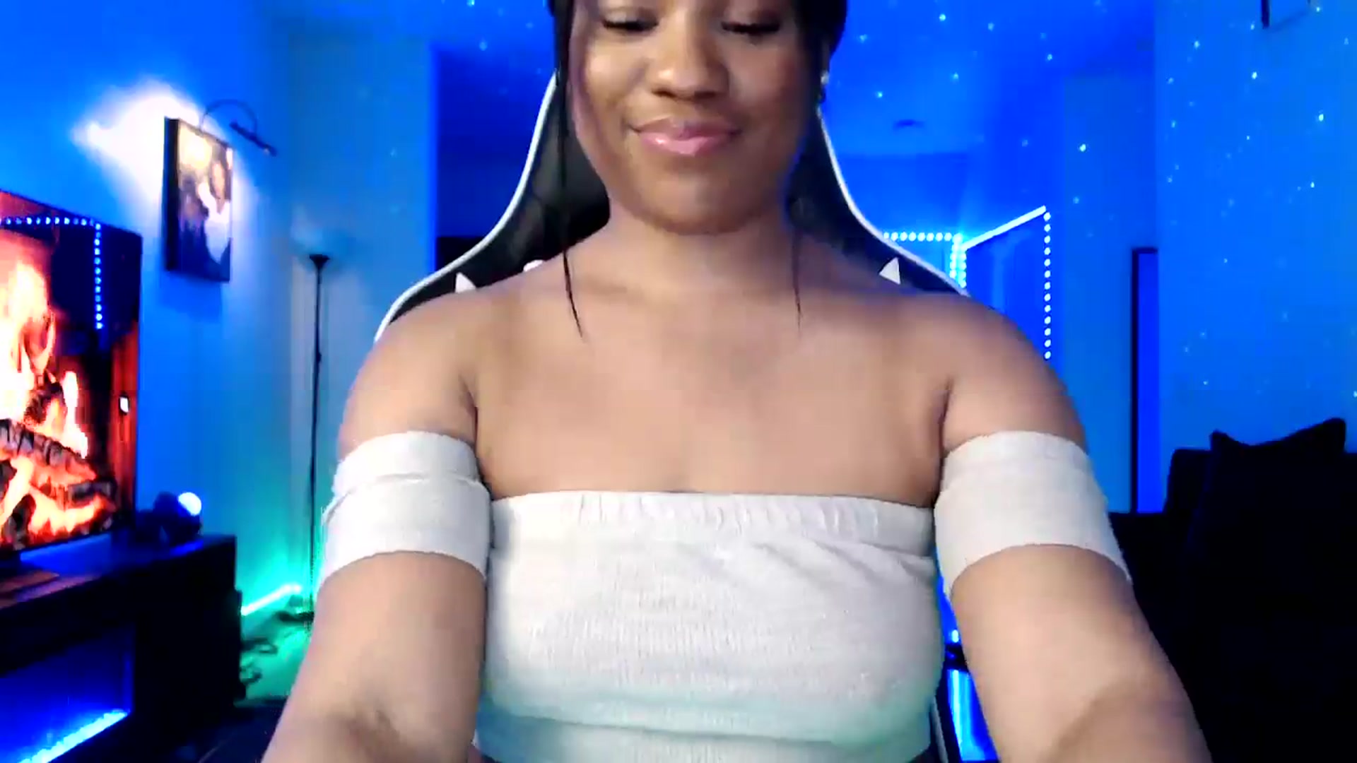 Gallery image thumbnail from Miss_StaceyJ's myfreecams stream on, 12/18/2024, 10:43 image 6 of 20