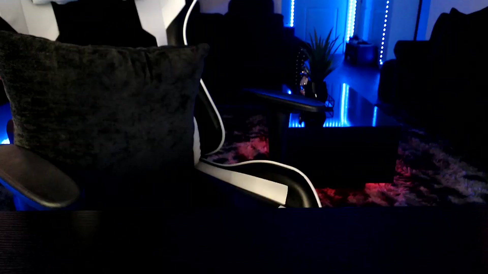 Gallery image thumbnail from Miss_StaceyJ's myfreecams stream on, 12/27/2024, 13:12 image 7 of 20