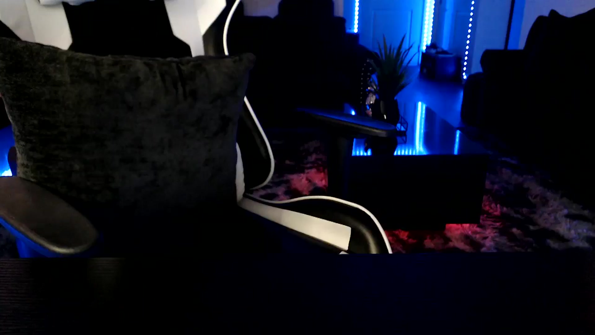Gallery image thumbnail from Miss_StaceyJ's myfreecams stream on, 12/27/2024, 13:12 image 5 of 20