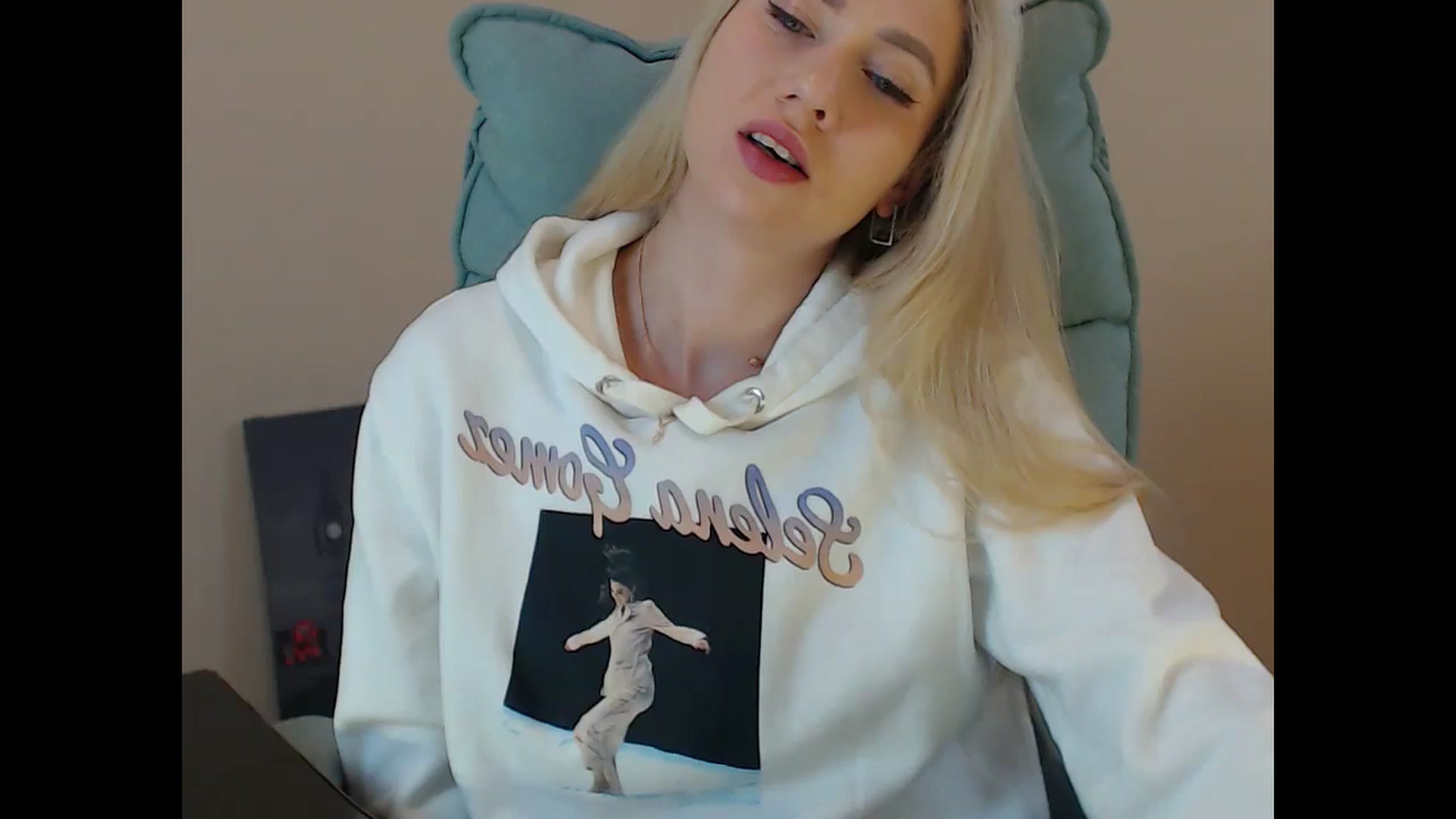 Gallery image thumbnail from Miss_Sylvia's myfreecams stream on, 11/16/2024, 13:46 image 6 of 20