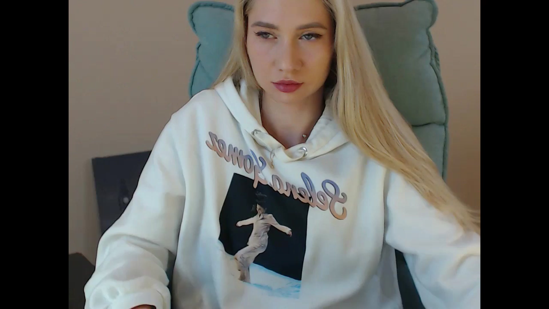 Gallery image thumbnail from Miss_Sylvia's myfreecams stream on, 11/16/2024, 13:46 image 9 of 20