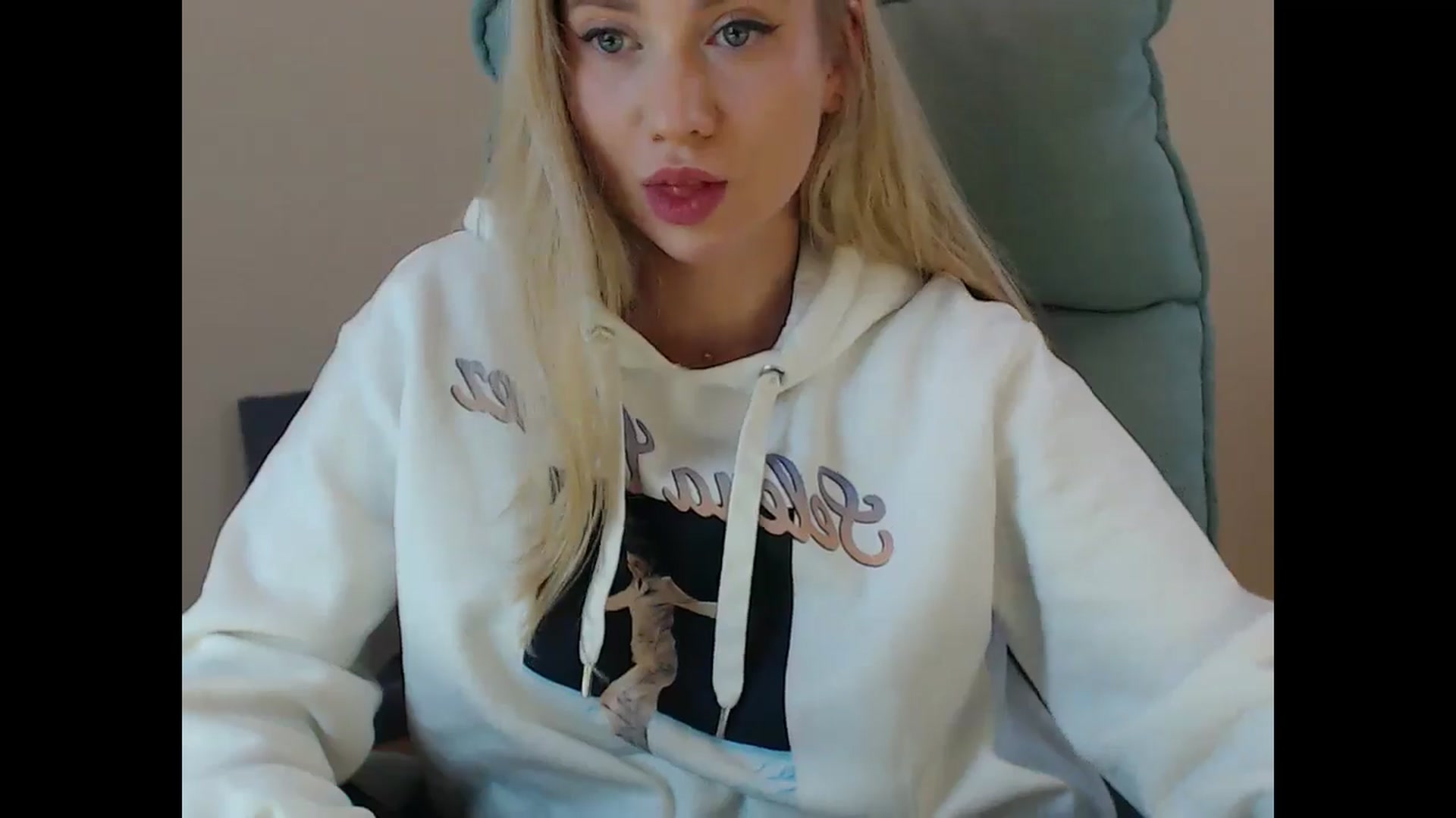Gallery image thumbnail from Miss_Sylvia's myfreecams stream on, 11/16/2024, 15:30 image 17 of 20