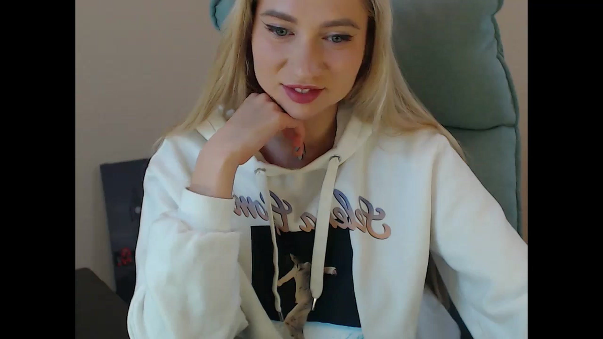 Gallery image thumbnail from Miss_Sylvia's myfreecams stream on, 11/16/2024, 15:30 image 11 of 20