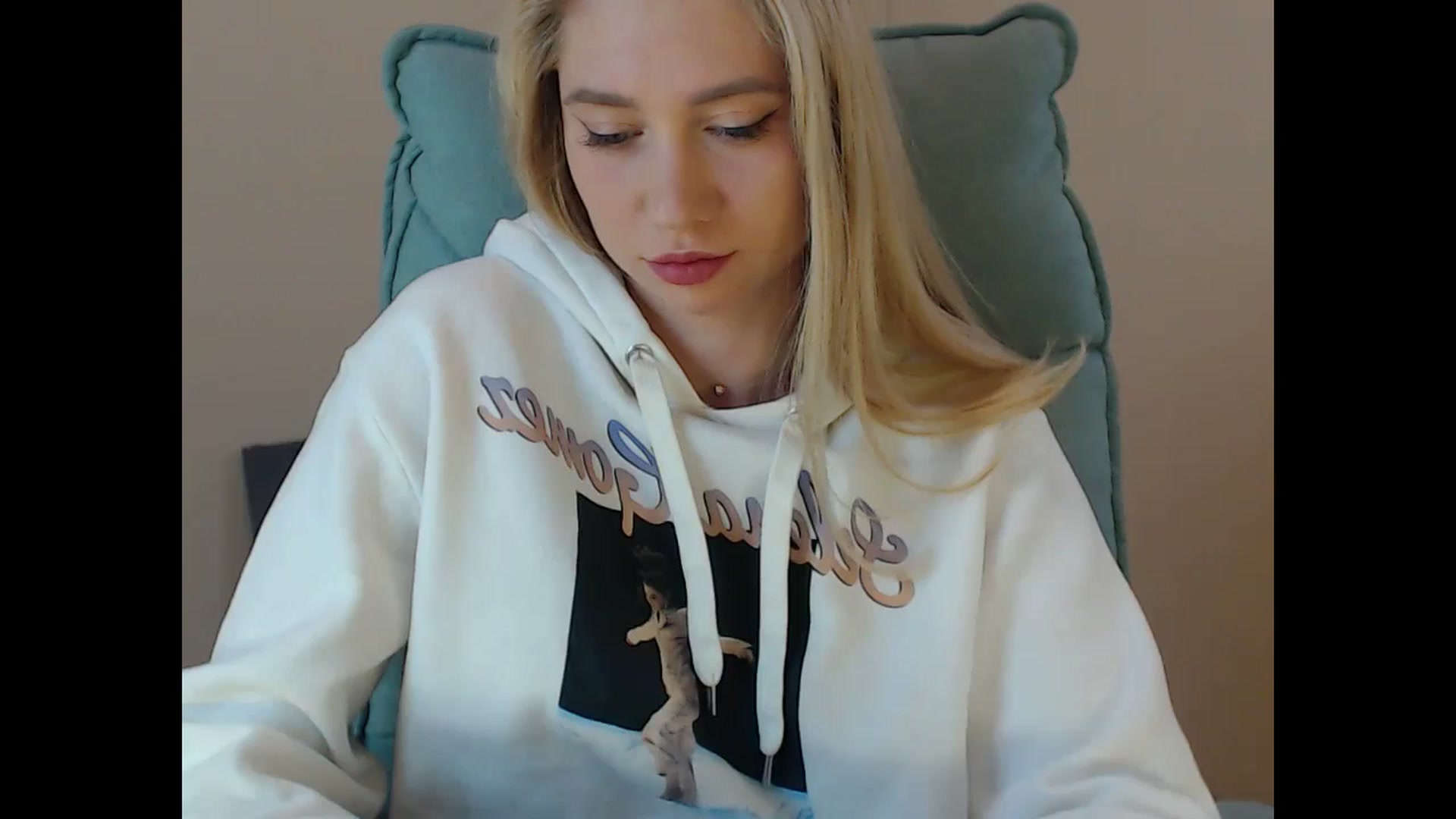 Gallery image thumbnail from Miss_Sylvia's myfreecams stream on, 11/16/2024, 15:51 image 6 of 20