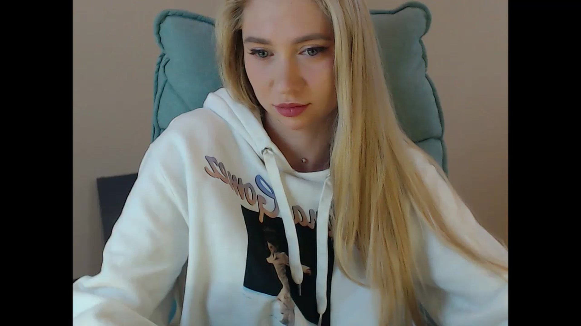 Gallery image thumbnail from Miss_Sylvia's myfreecams stream on, 11/16/2024, 15:51 image 9 of 20