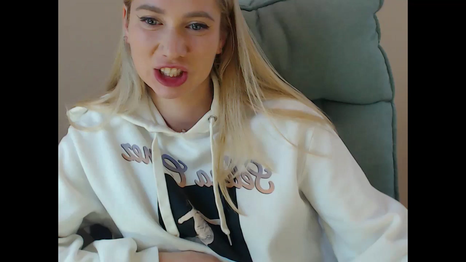 Gallery image thumbnail from Miss_Sylvia's myfreecams stream on, 11/16/2024, 17:33 image 1 of 20