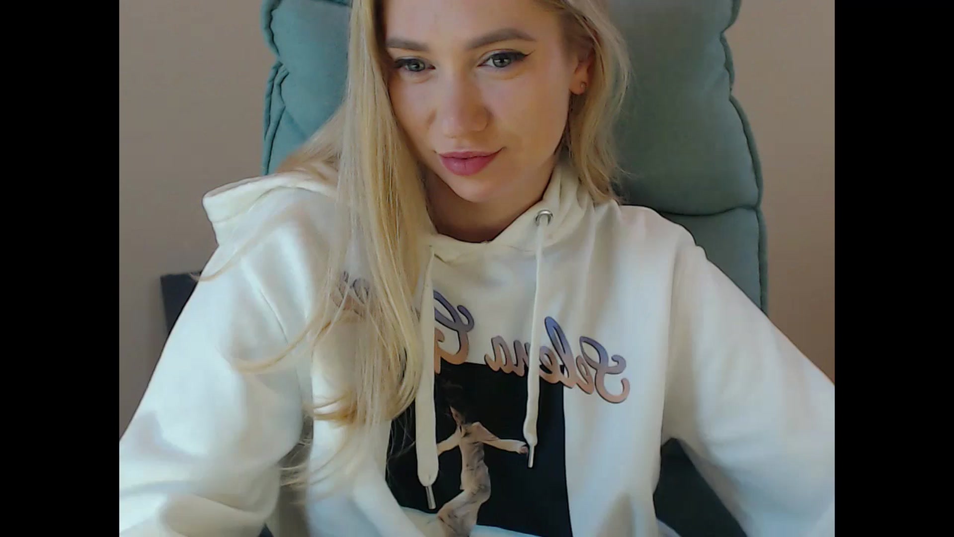 Gallery image thumbnail from Miss_Sylvia's myfreecams stream on, 11/16/2024, 17:33 image 2 of 20