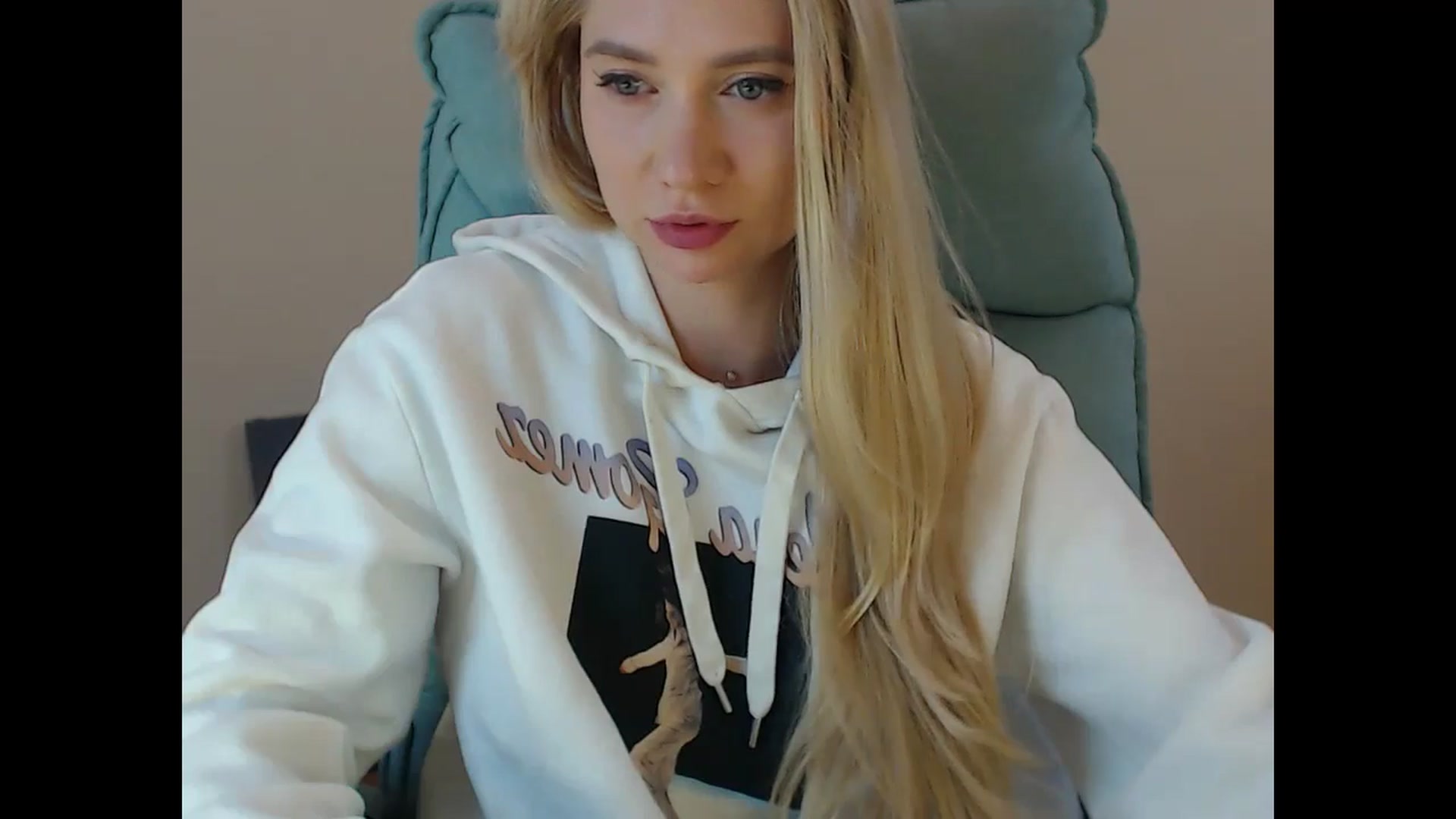 Gallery image thumbnail from Miss_Sylvia's myfreecams stream on, 11/16/2024, 17:33 image 14 of 20