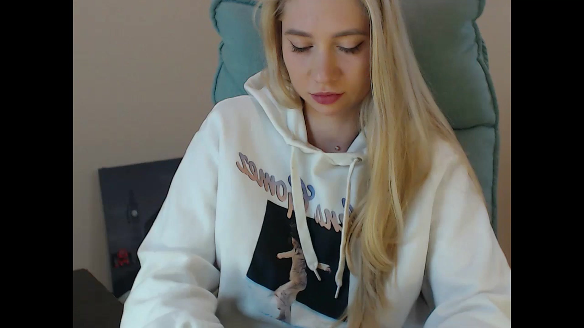 Gallery image thumbnail from Miss_Sylvia's myfreecams stream on, 11/16/2024, 17:33 image 7 of 20